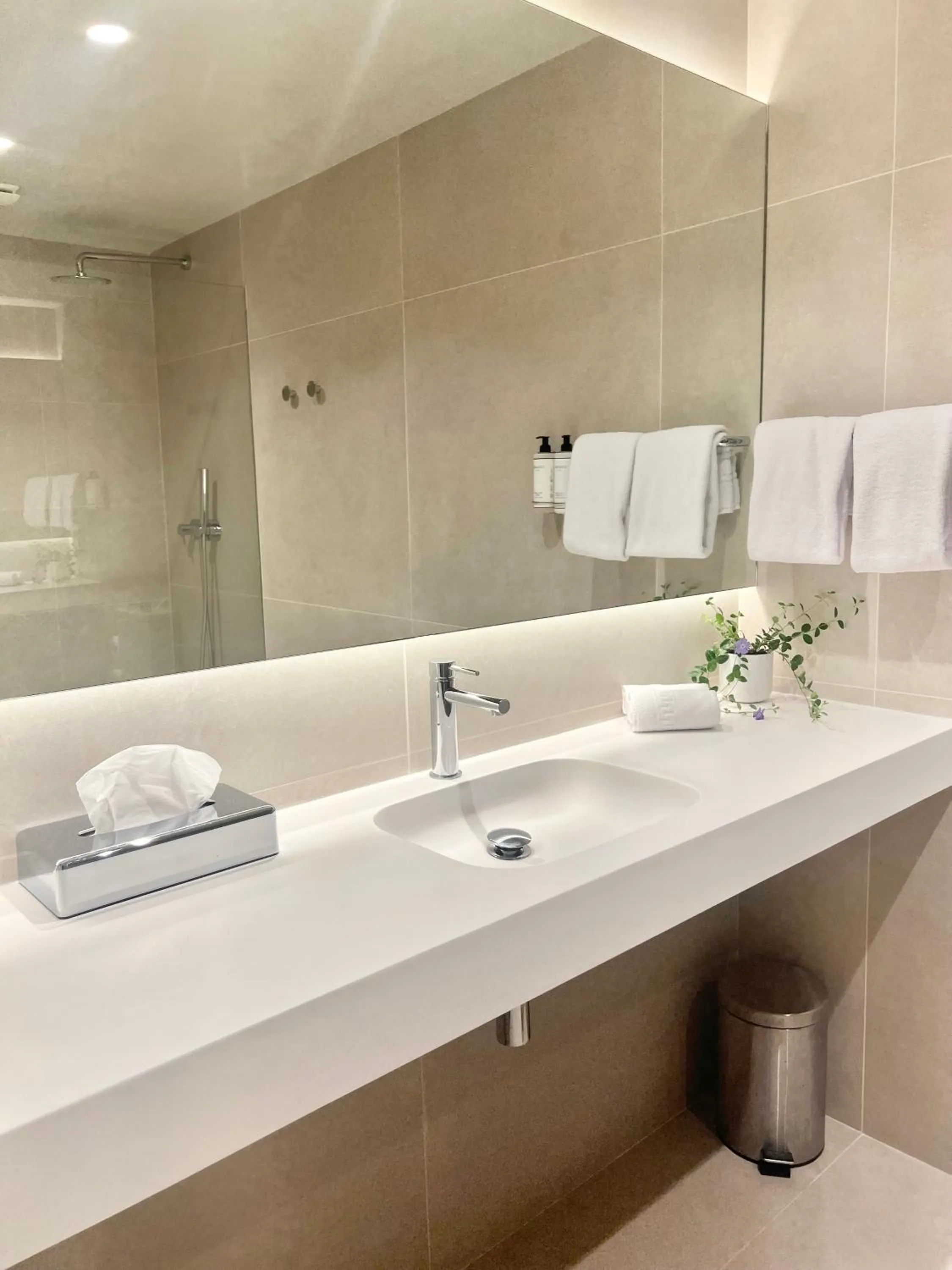 Bathroom in Hotel Aatu - Adults Only