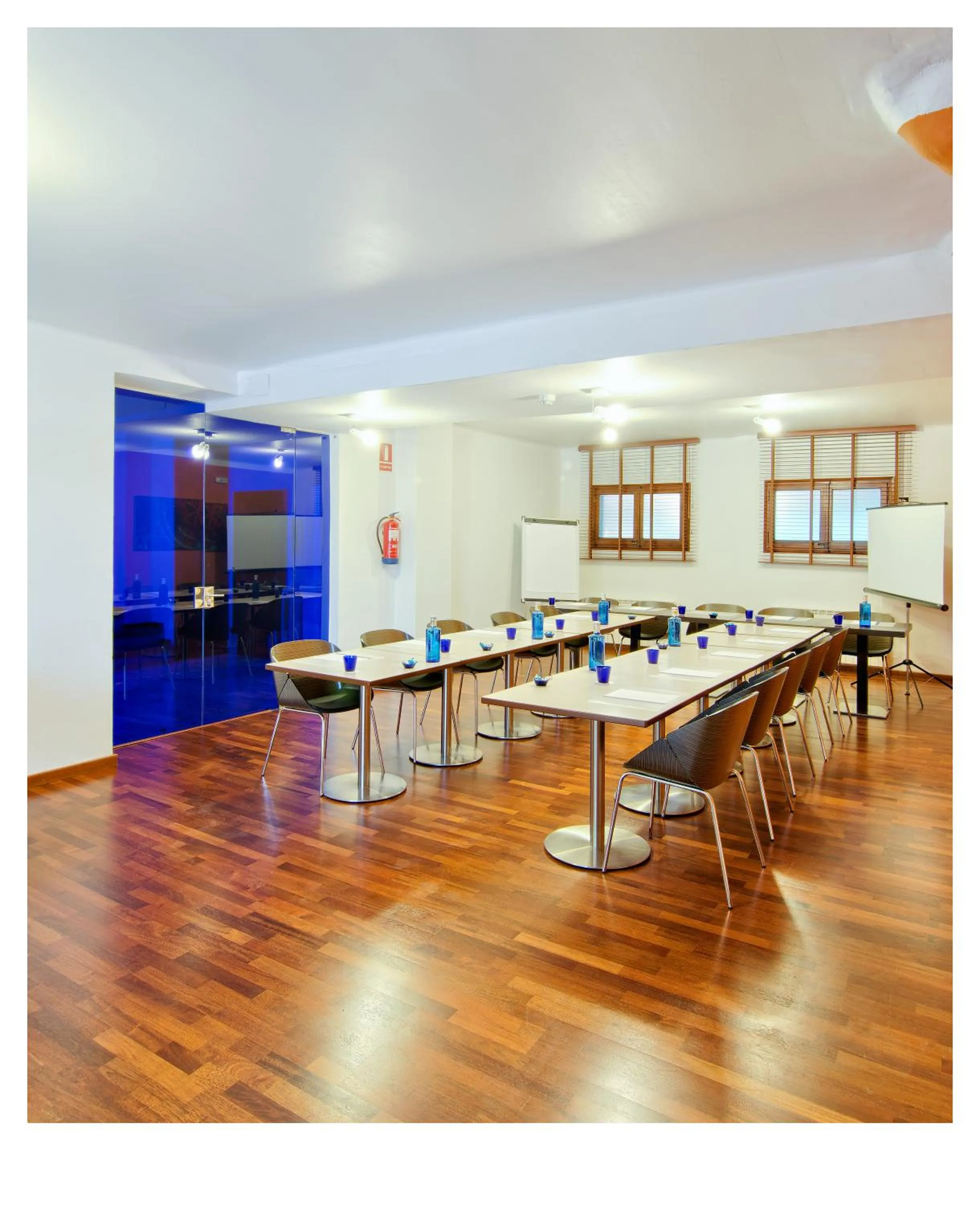 Business facilities in Hotel Aatu - Adults Only