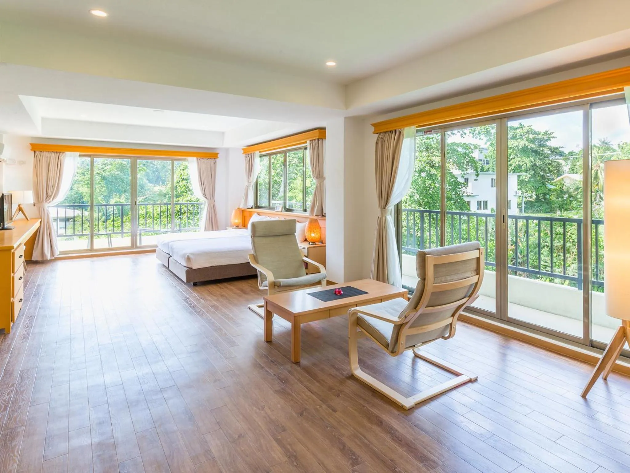 Living room, Bed in Garden Palace Downtown Koror