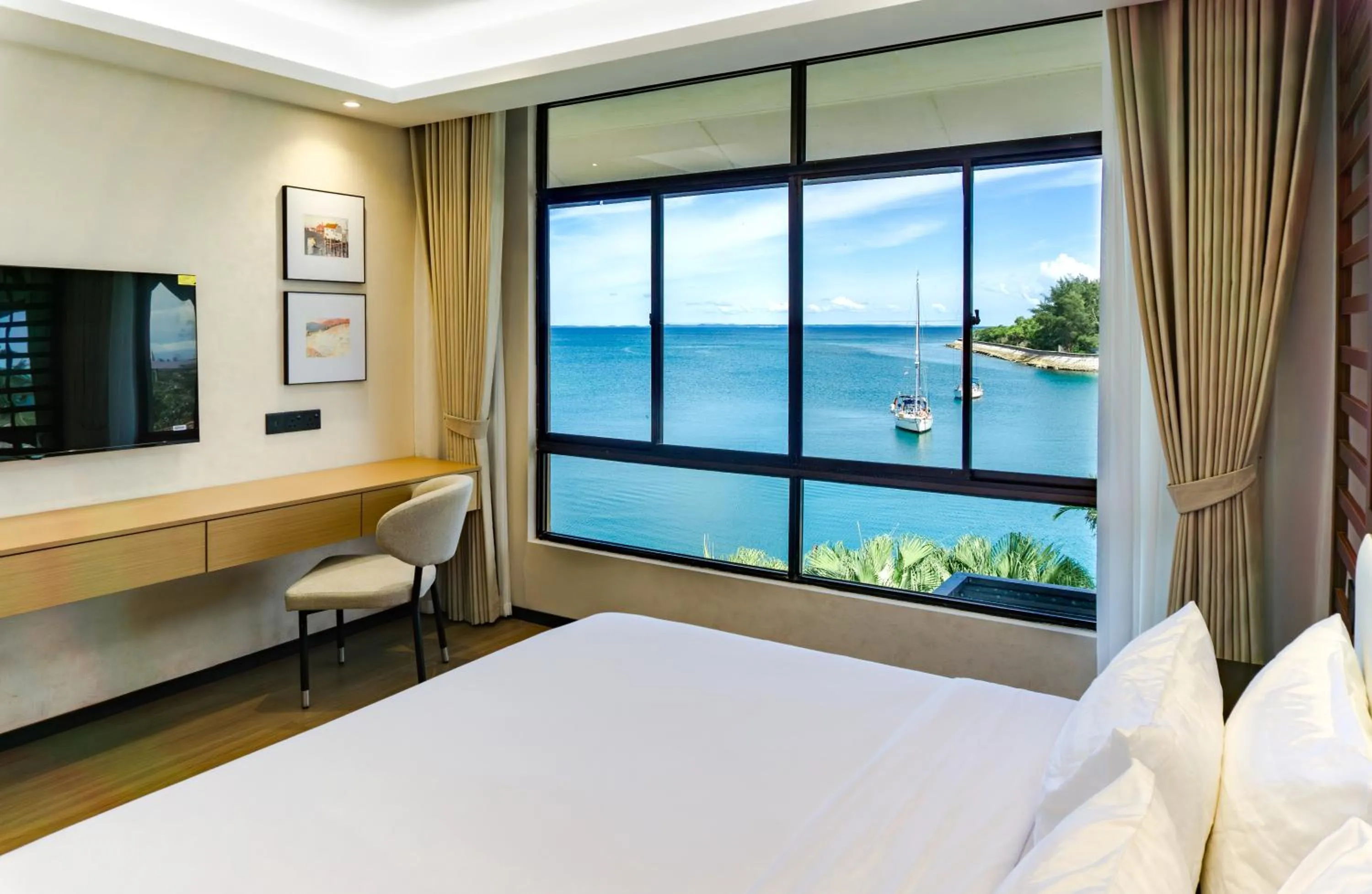 Sea view, Bed in Kudat Golf & Marina Resort