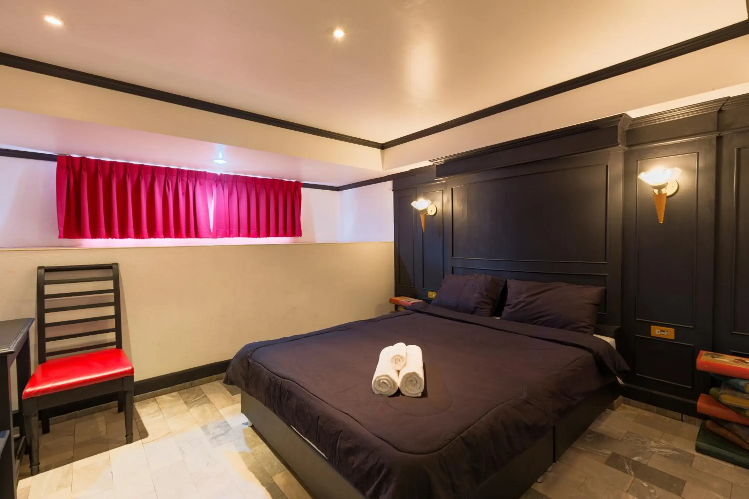 Bedroom, Bed in Patong Holiday Dream Hotel Bedroom, Bed in Patong Holiday Dream Hotel