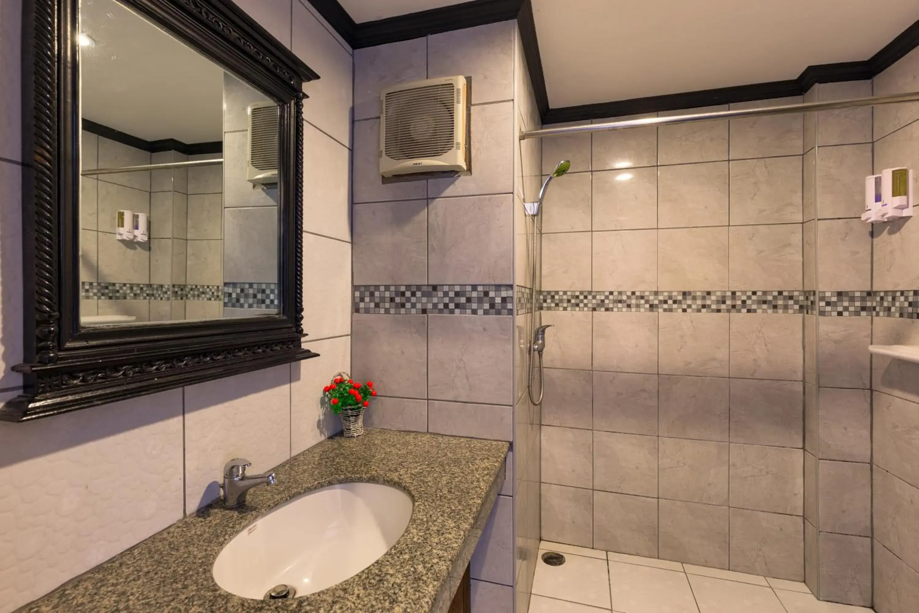 Bedroom in Patong Holiday Dream Hotel Bedroom in Patong Holiday Dream Hotel