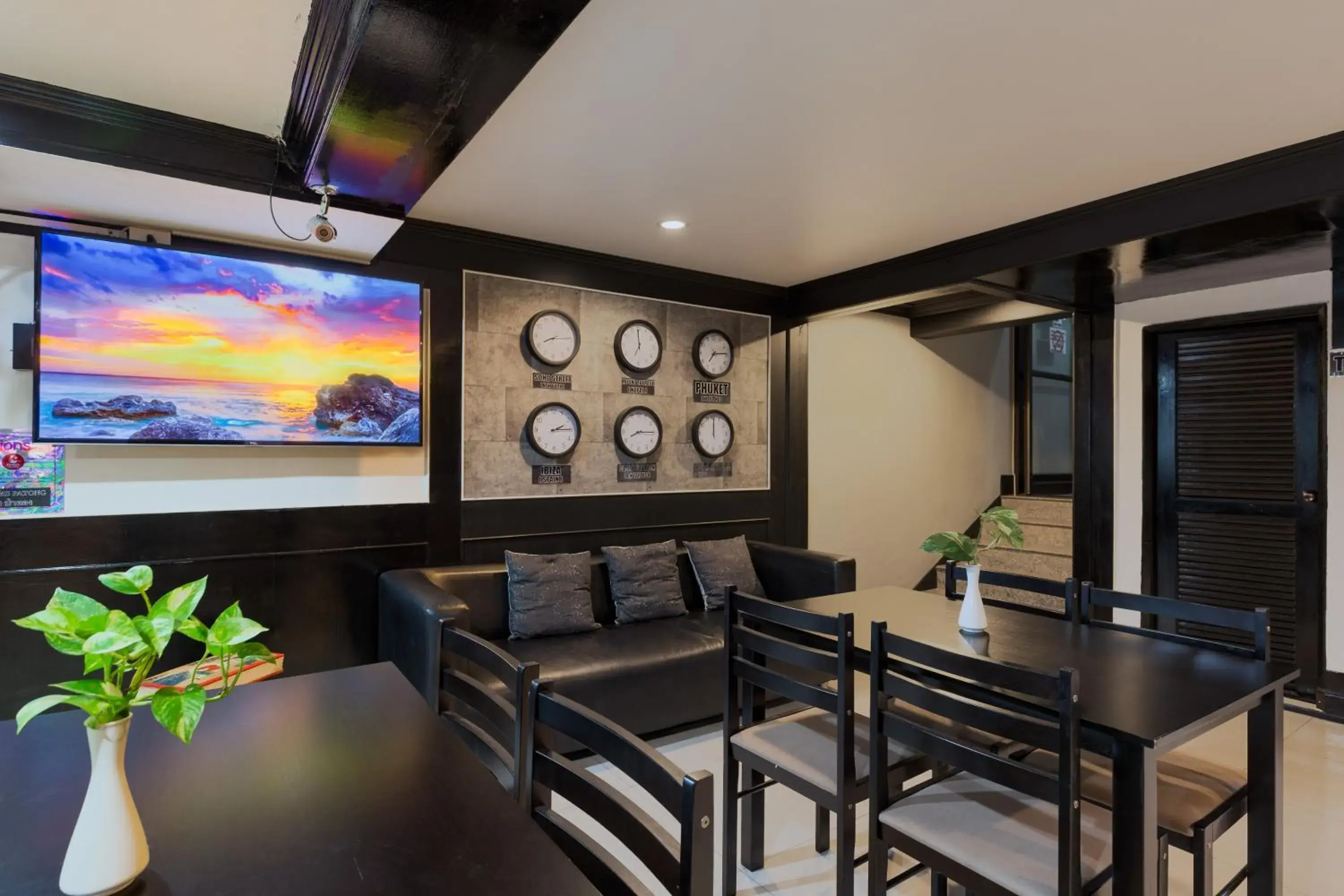 Restaurant/places to eat in Patong Holiday Dream Hotel Restaurant/places to eat in Patong Holiday Dream Hotel