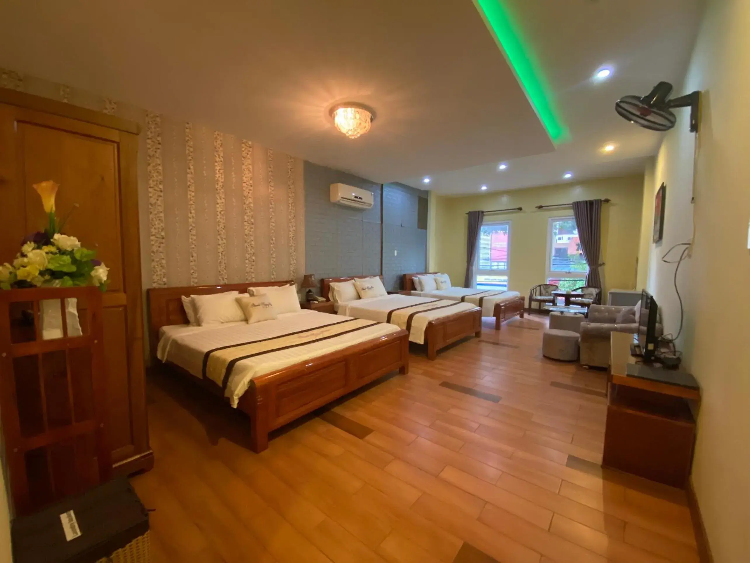 Three-Bedroom Suite in Thành Hoàng Châu Boutique Hotel Three-Bedroom Suite in Thành Hoàng Châu Boutique Hotel