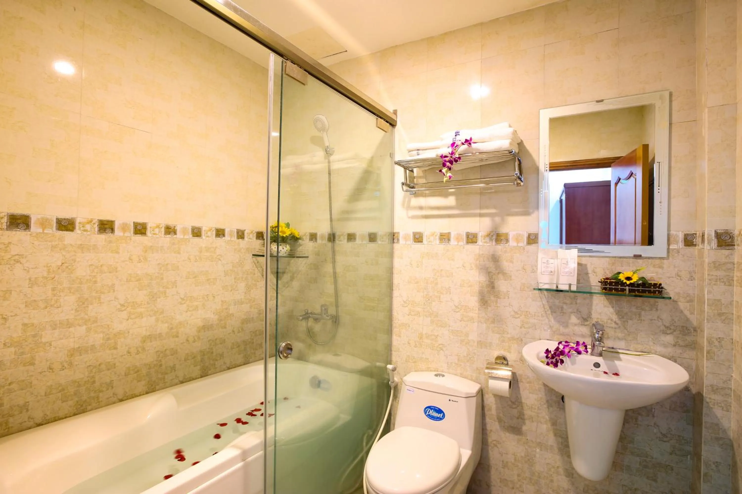 Bathroom in Thành Hoàng Châu Boutique Hotel