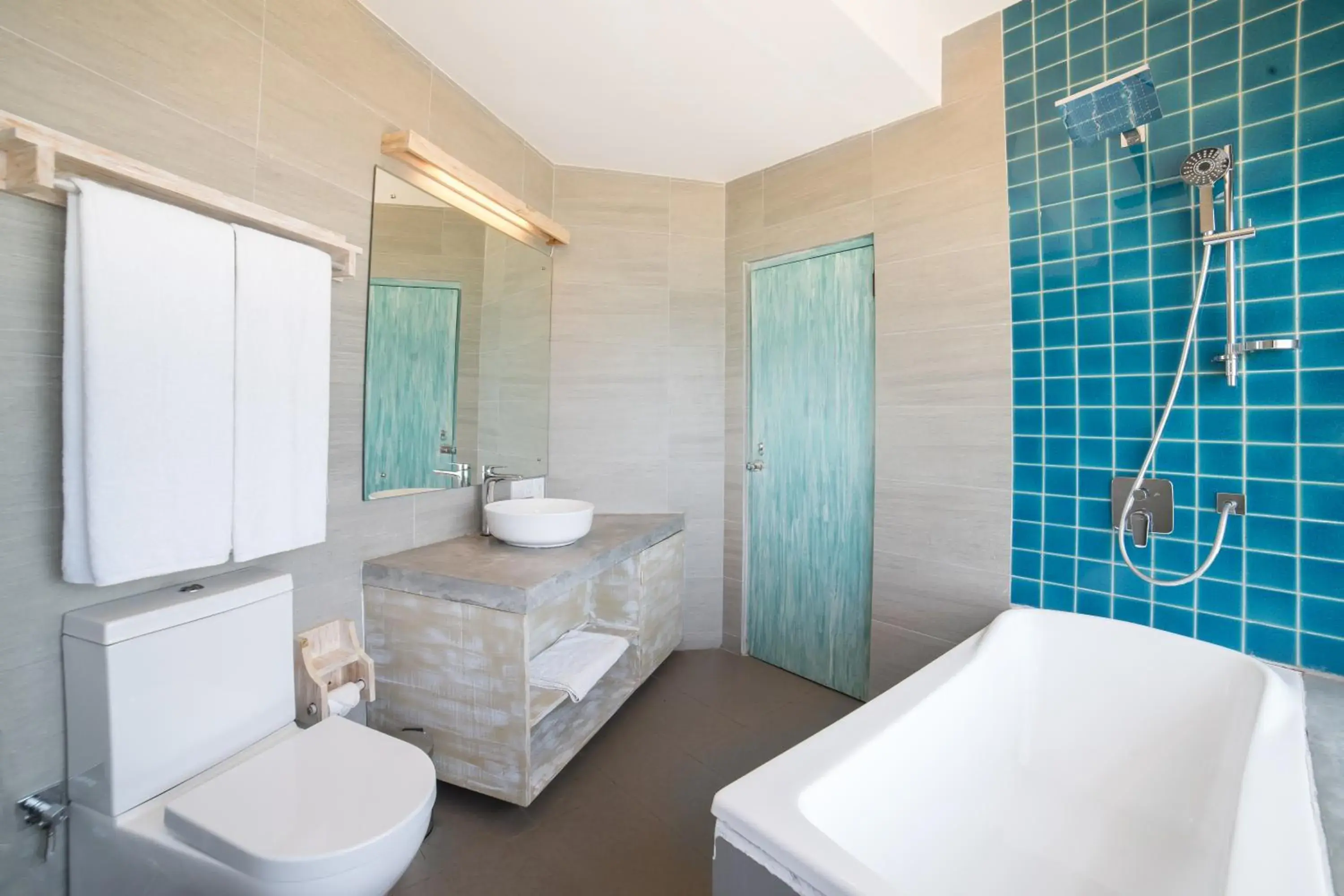 Shower in Hikkaduwa Beach Hotel Shower in Hikkaduwa Beach Hotel