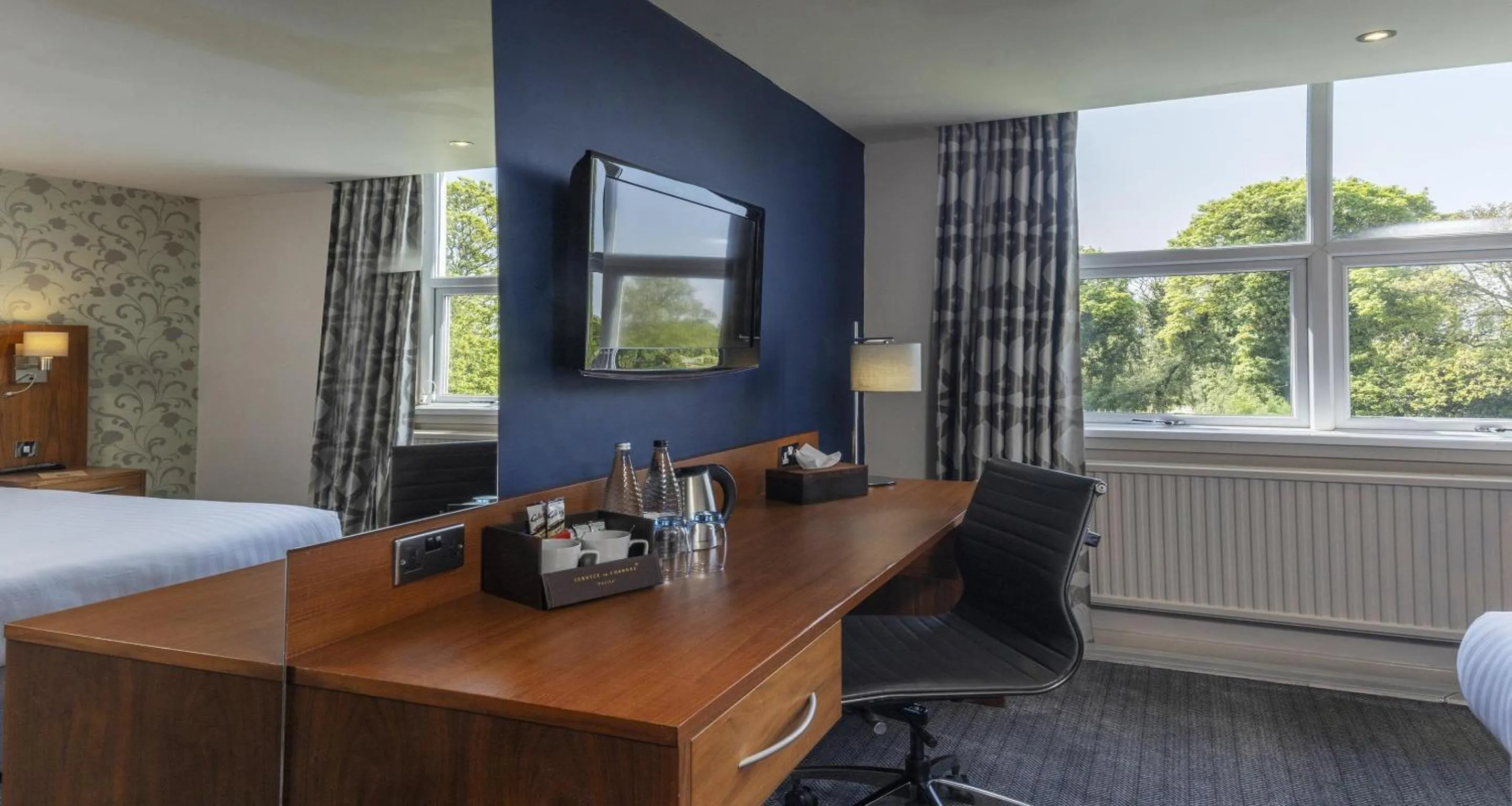 Bedroom, Bed in Hull Humber View Hotel, BW Signature Collection