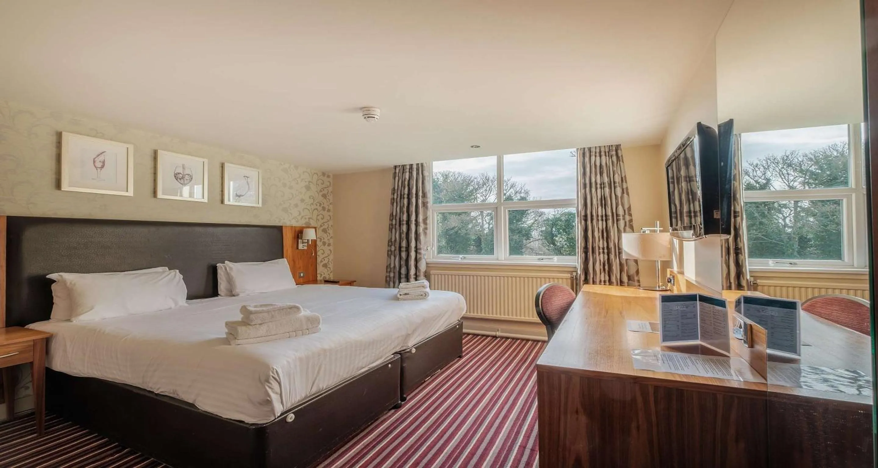 Bedroom, Bed in Hull Humber View Hotel, BW Signature Collection