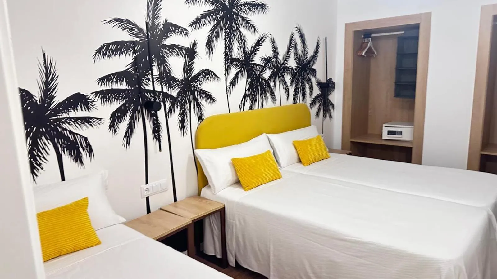 Bed in Aparthotel Boutique Poniente Playa