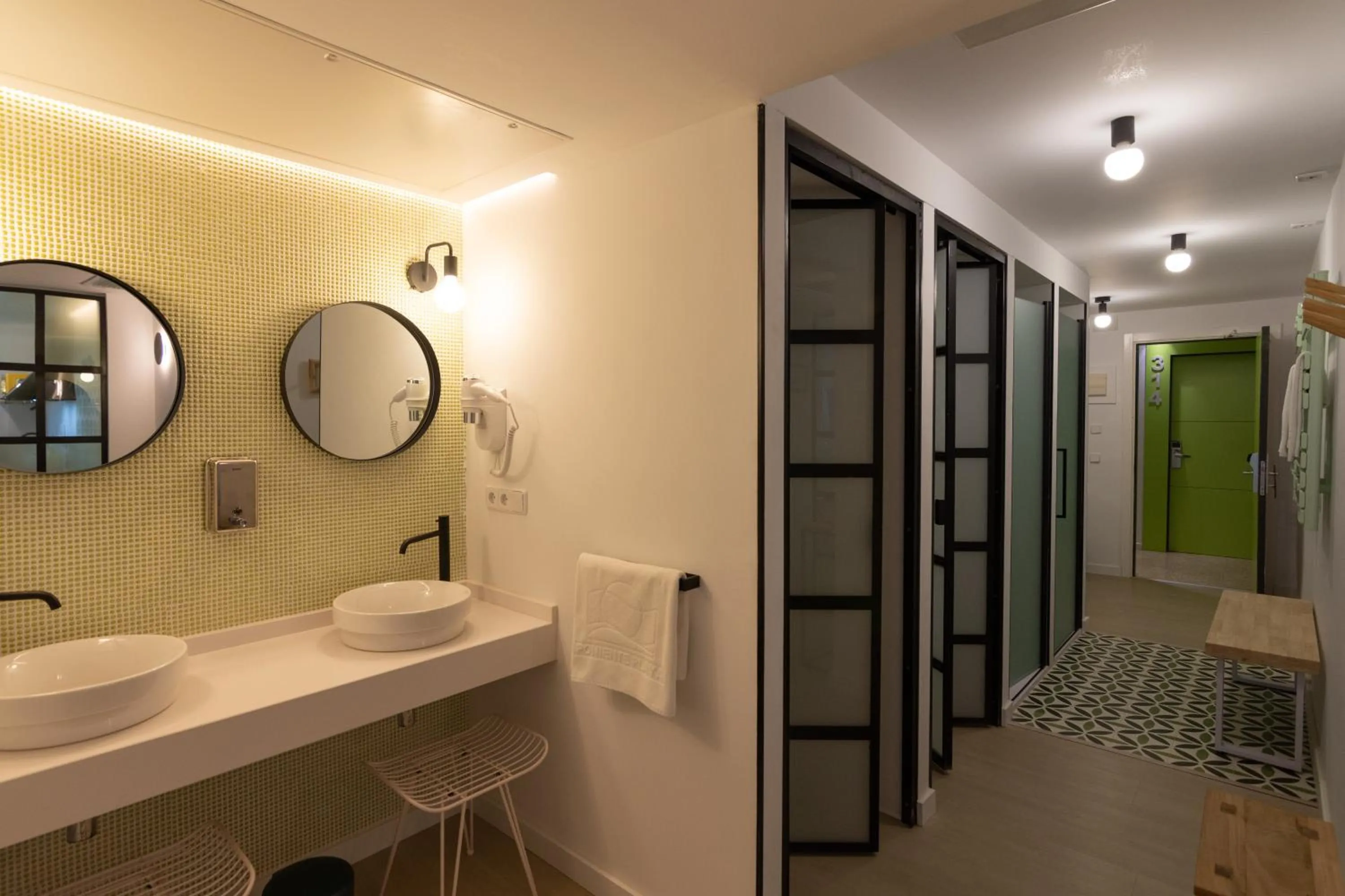 Shower in Boutique Apartments Poniente Playa