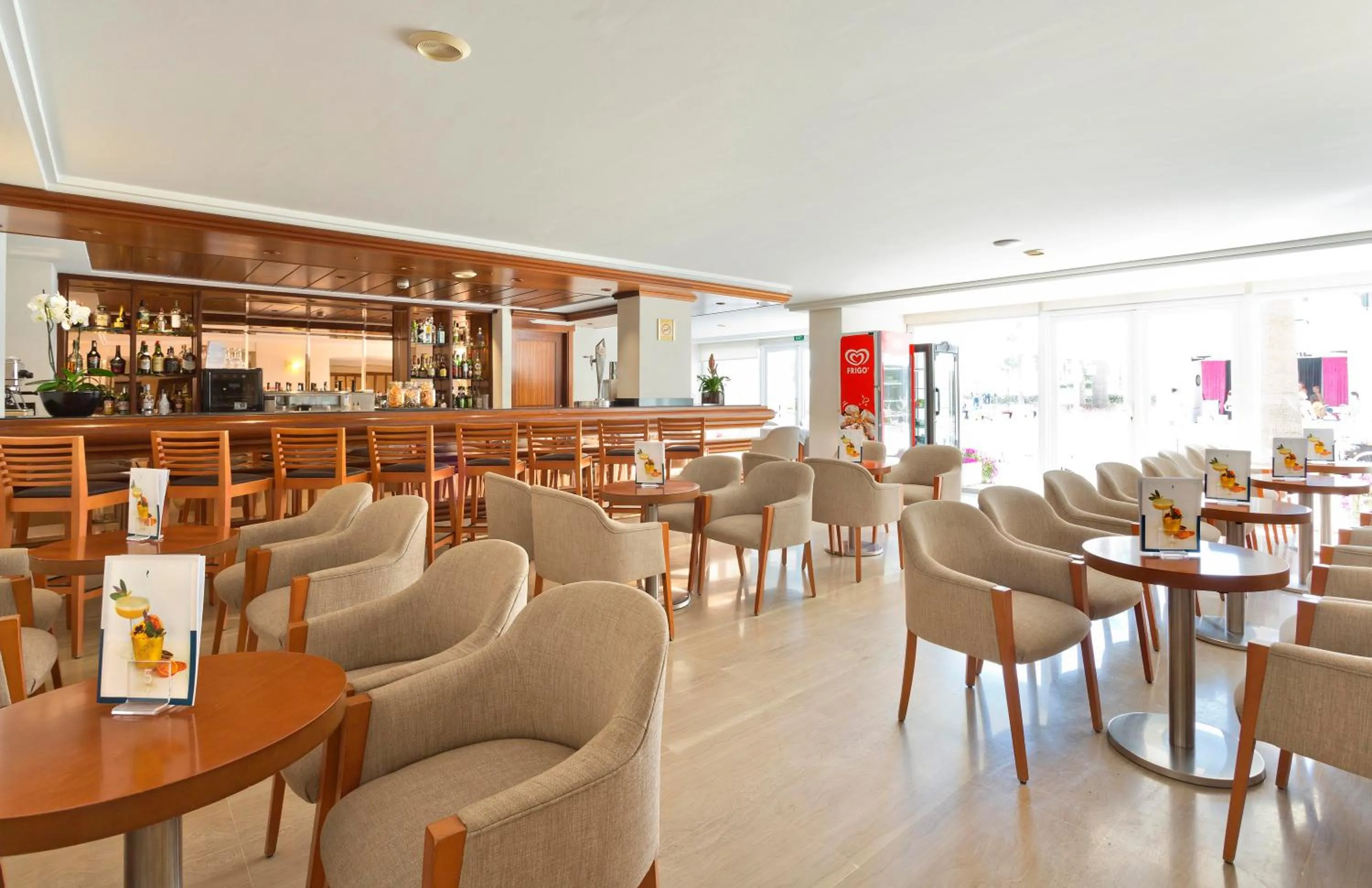 Lounge or bar in Hipotels Mercedes Aparthotel