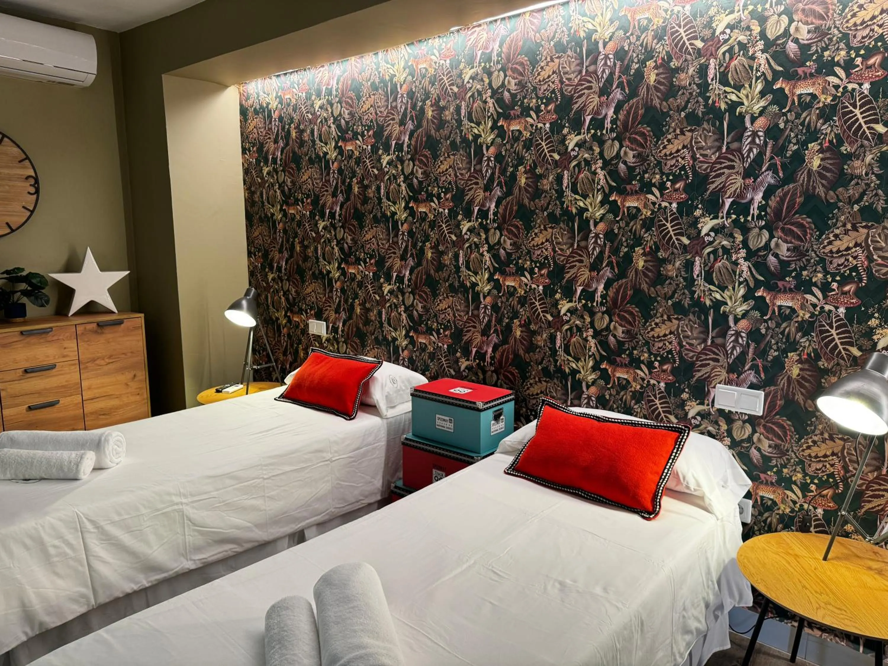 Bedroom, Bed in TAK Boutique Old Town con Parking