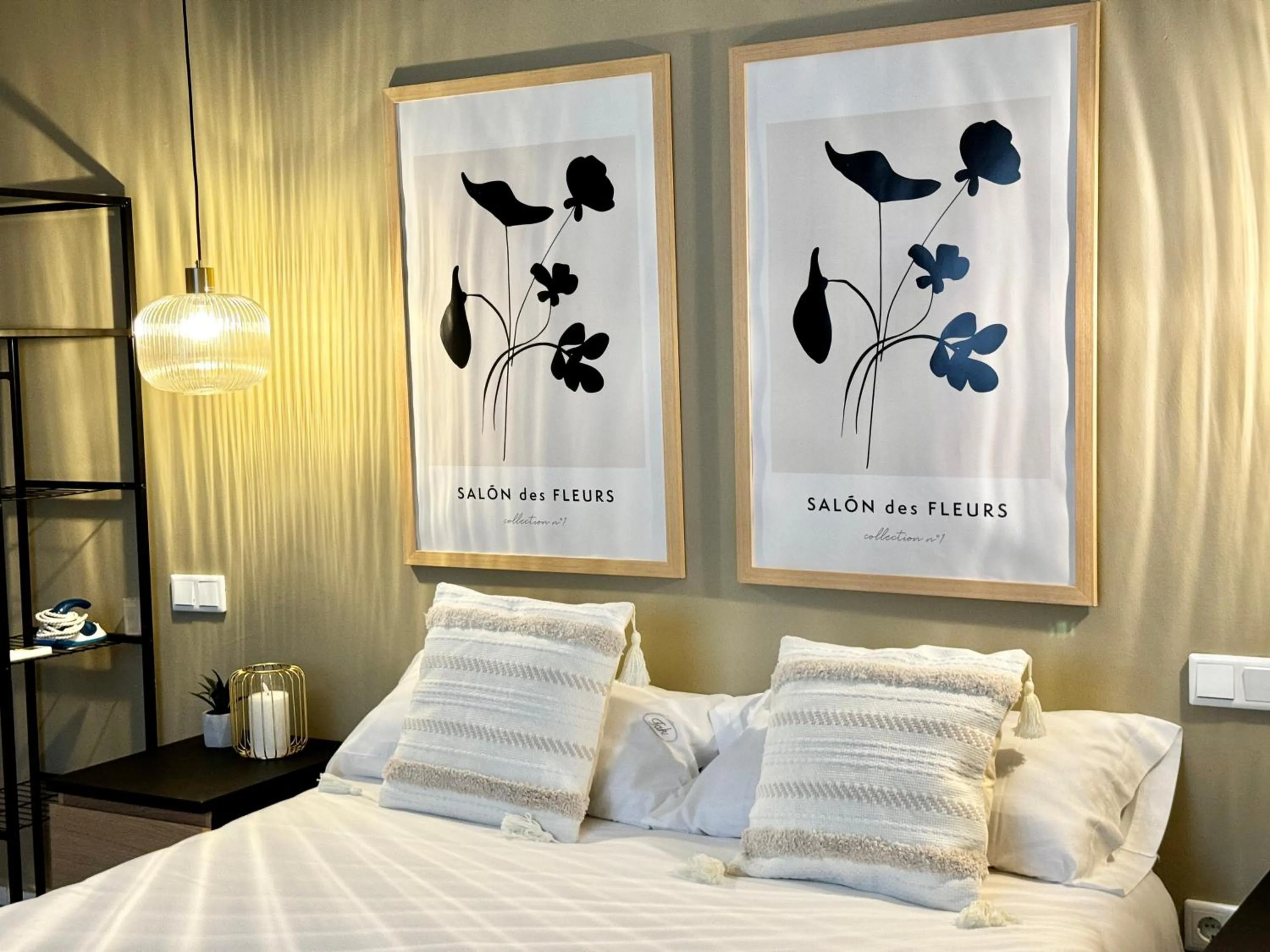 Bedroom, Bed in TAK Boutique Old Town con Parking