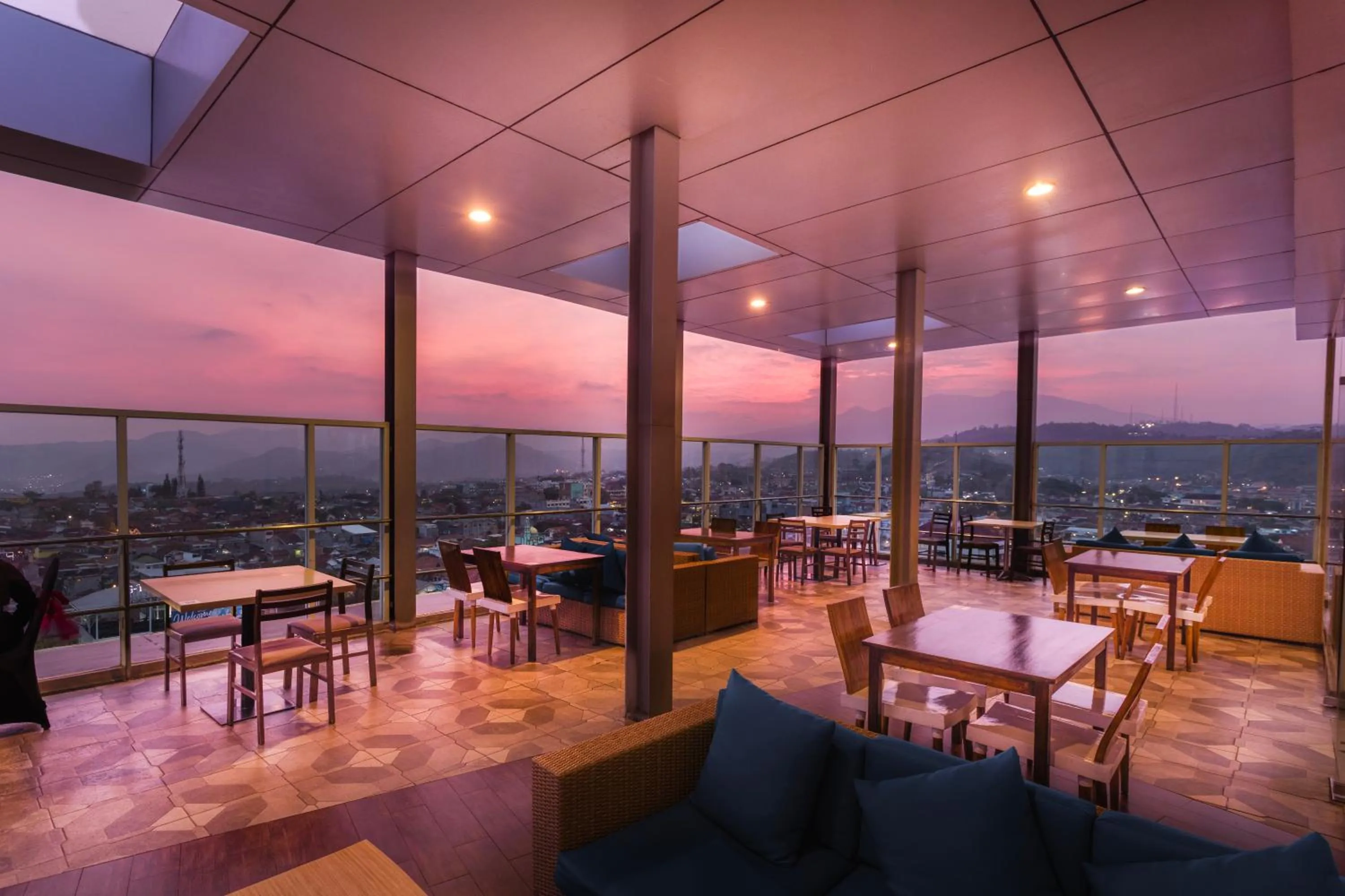 Restaurant/places to eat in Arte Hotel Bandar Lampung