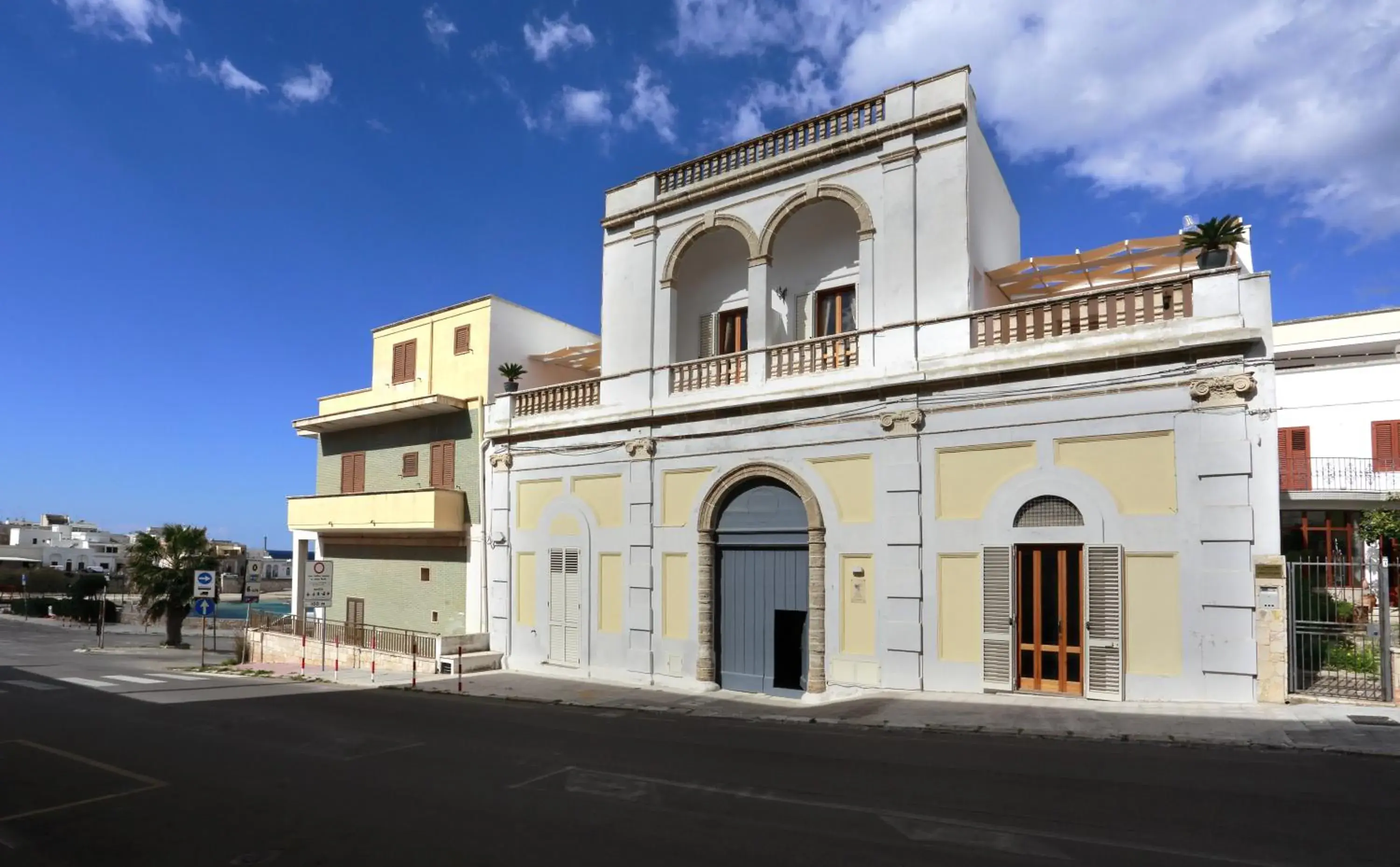 Two-Bedroom House in Palazzo Stapane Two-Bedroom House in Palazzo Stapane