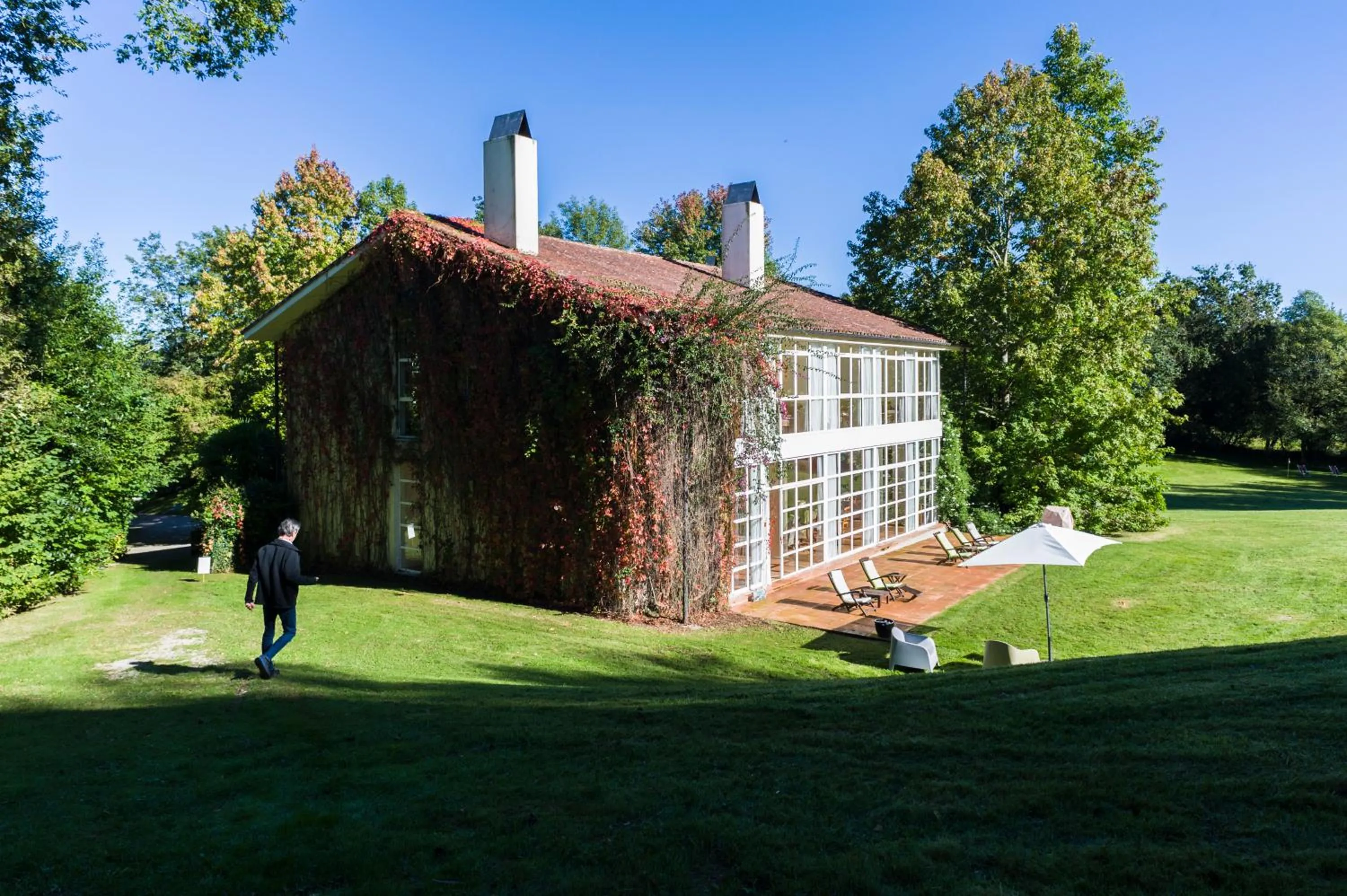 Property building in La Posada