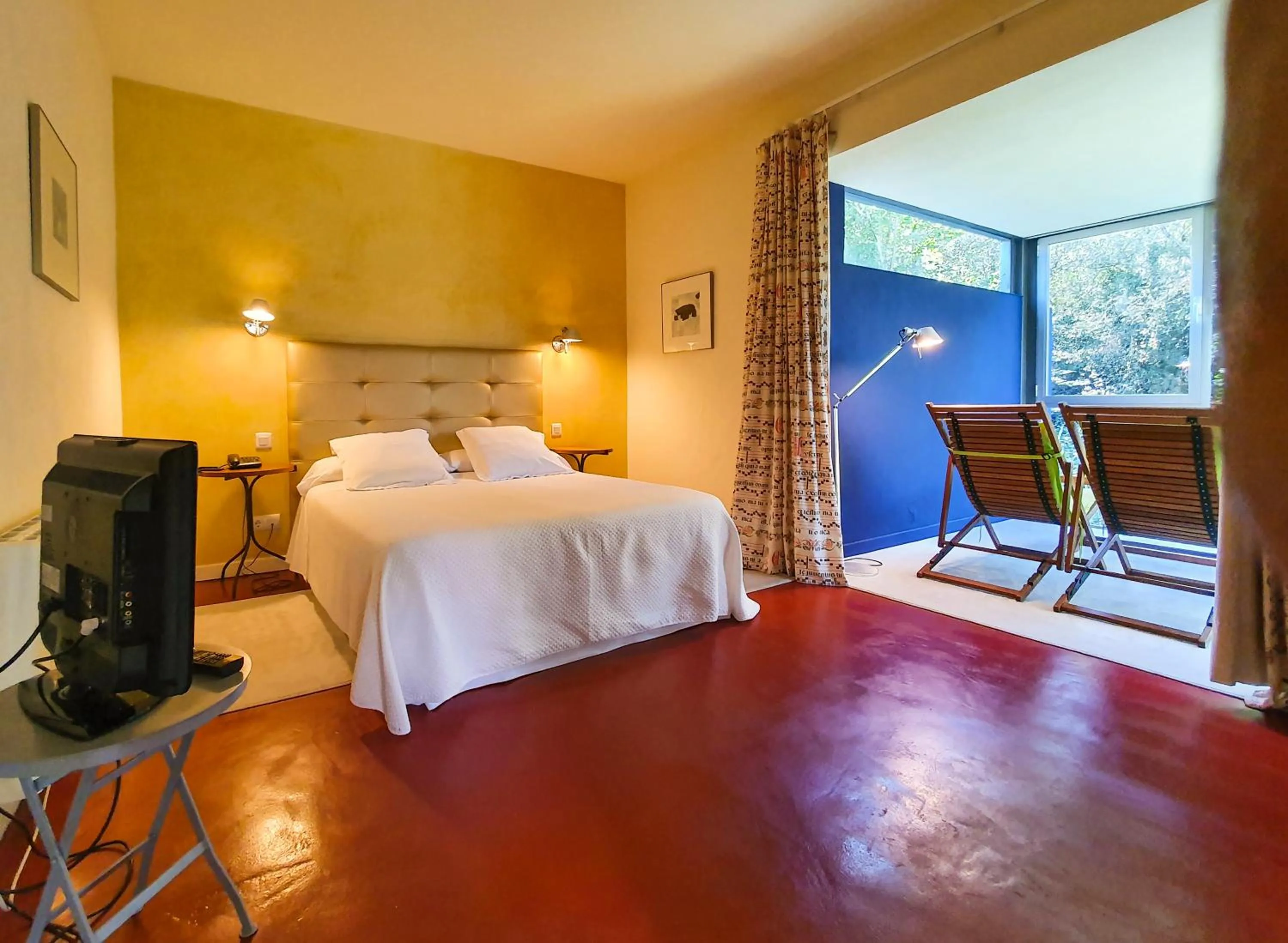 Photo of the whole room, Bed in La Posada