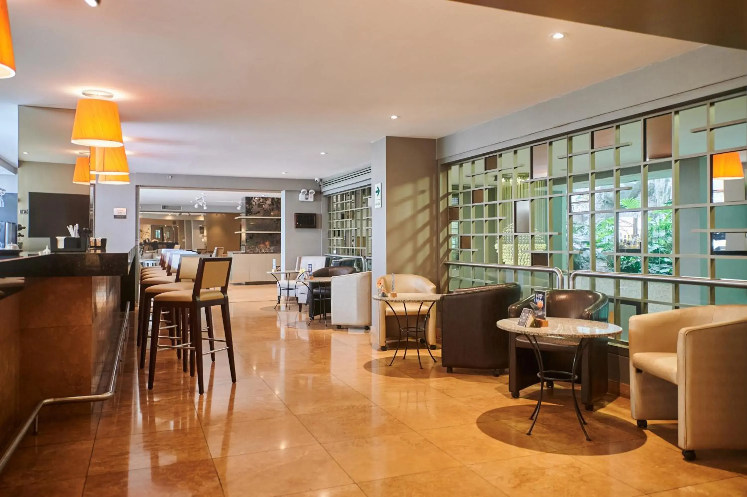 Lounge or bar in Casa Andina Premium Golf Los Incas Lounge or bar in Casa Andina Premium Golf Los Incas