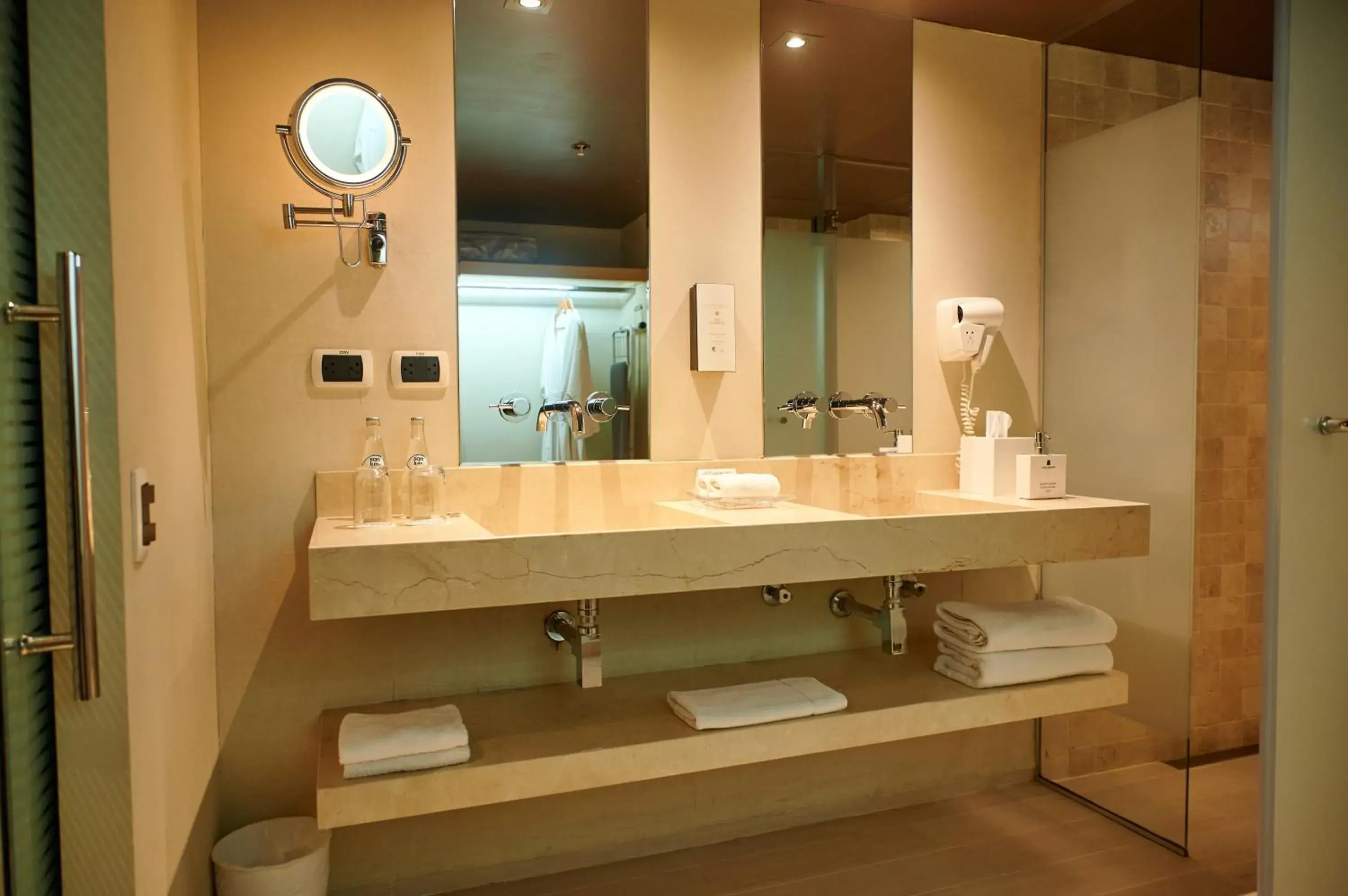 Bathroom in Casa Andina Premium Golf Los Incas Bathroom in Casa Andina Premium Golf Los Incas