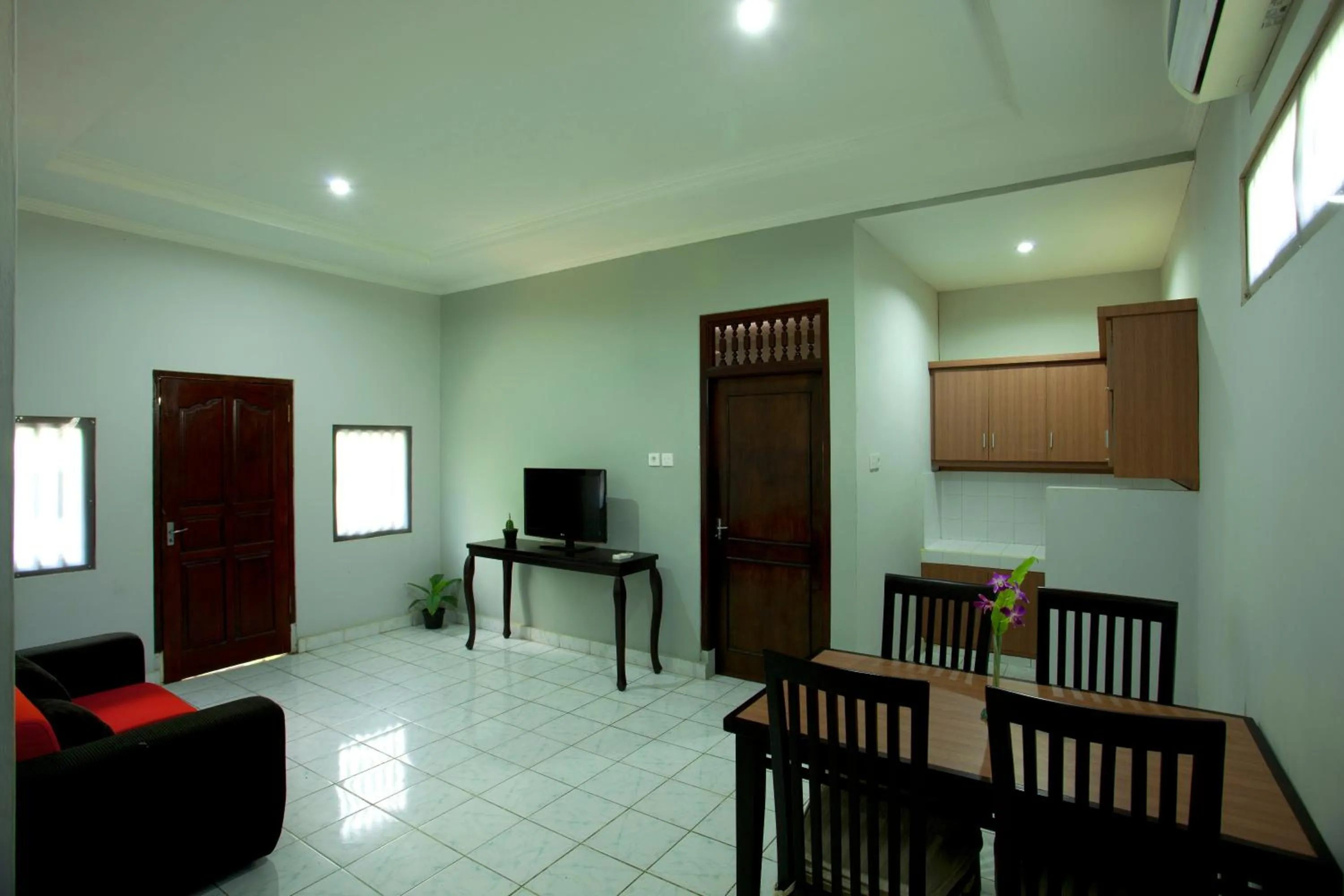 Dining area in Sari Indah Cottages