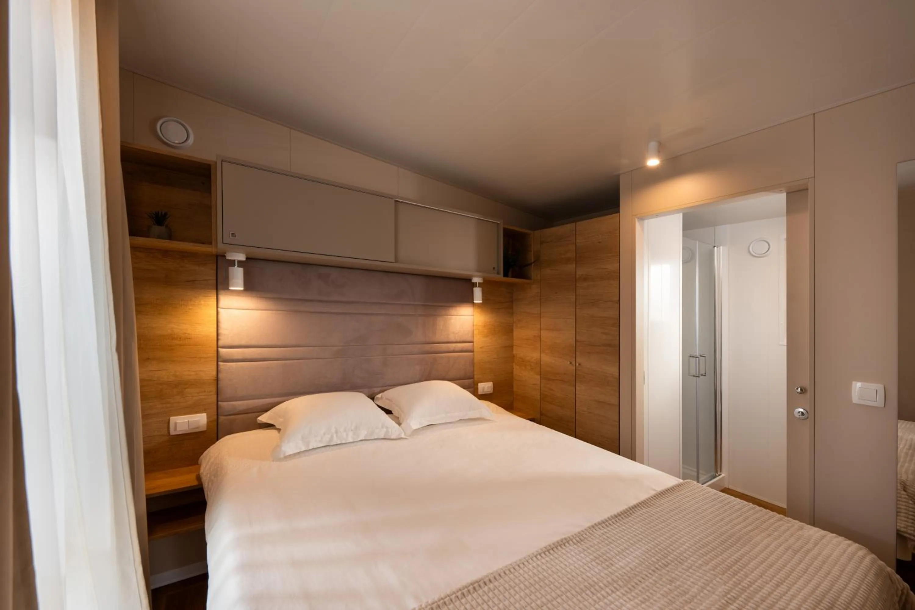 Bed in Mobile Homes Rapoća