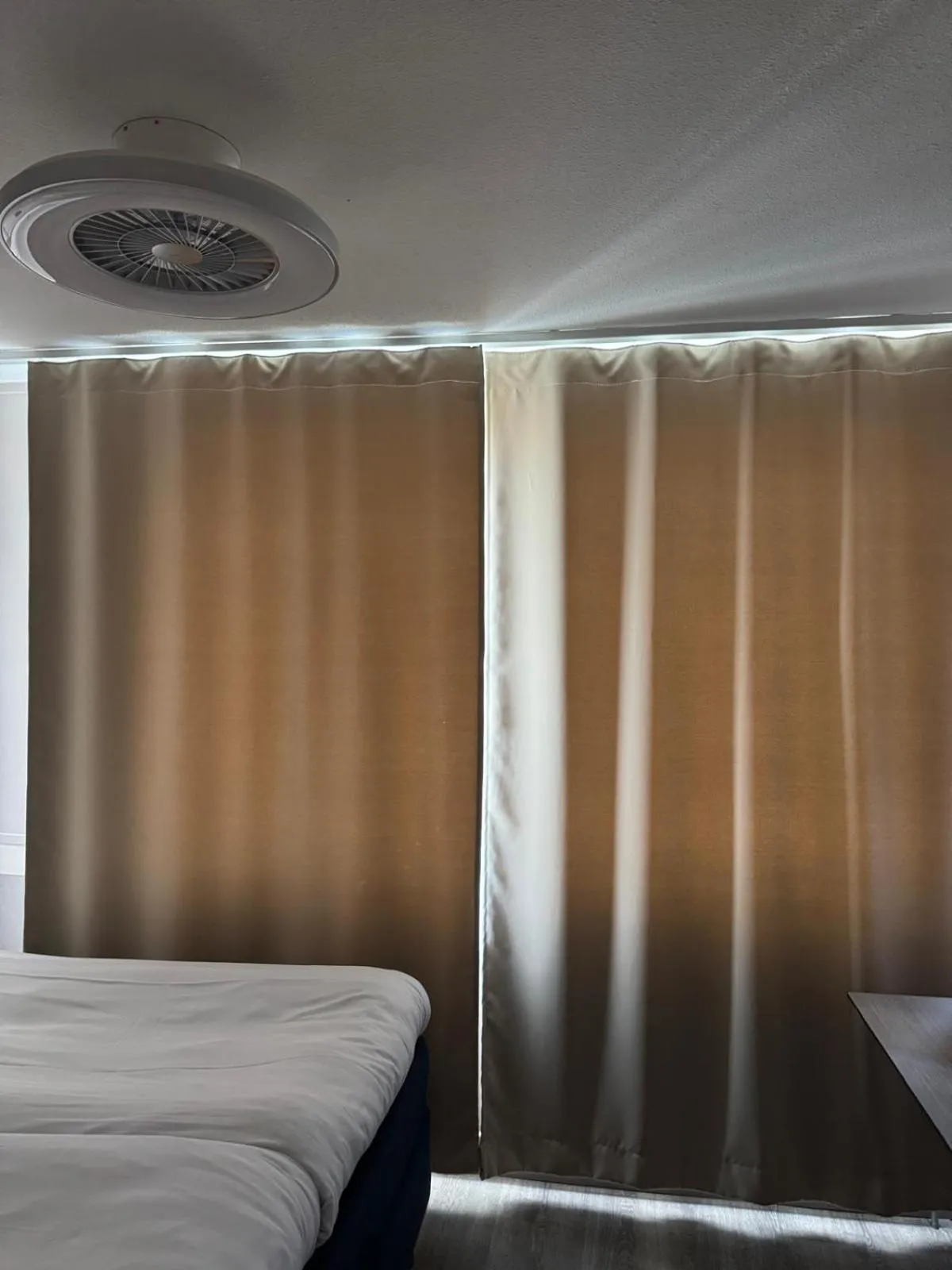 Property building, Bed in City Central Hotel Örebro by First Hotels