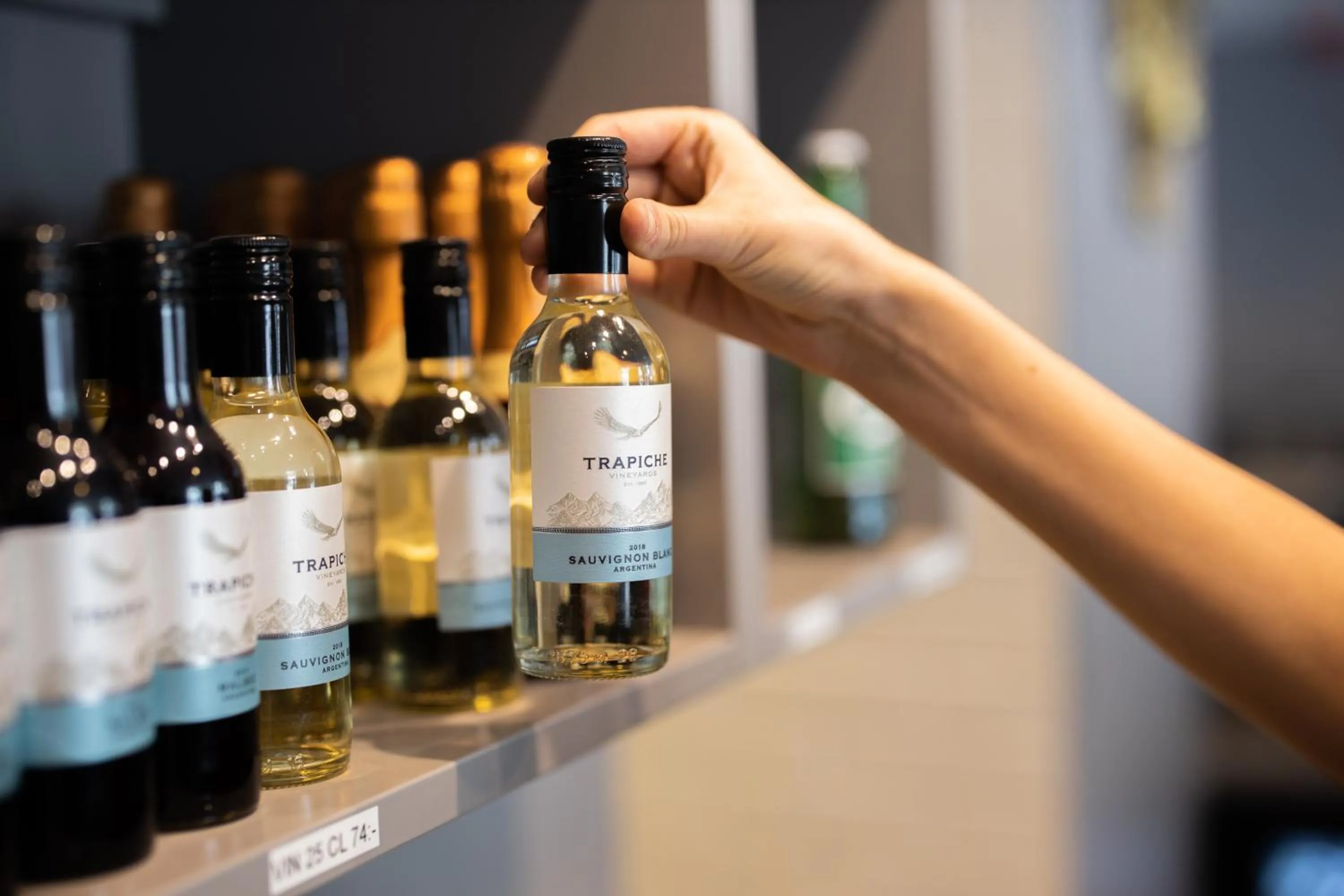 Lobby or reception in City Central Hotel Örebro by First Hotels