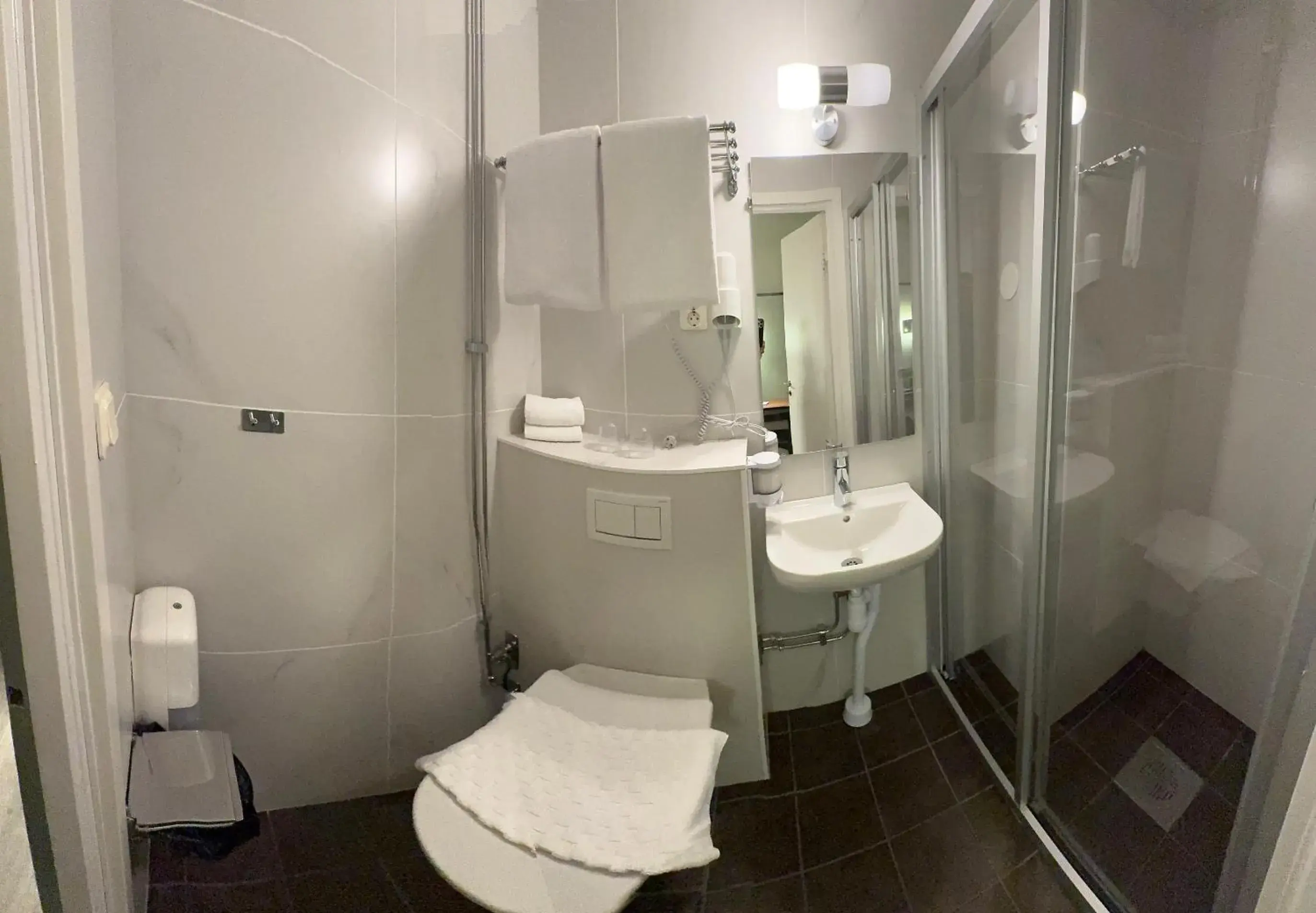 Quadruple Room in City Central Hotel Örebro by First Hotels Quadruple Room in City Central Hotel Örebro by First Hotels
