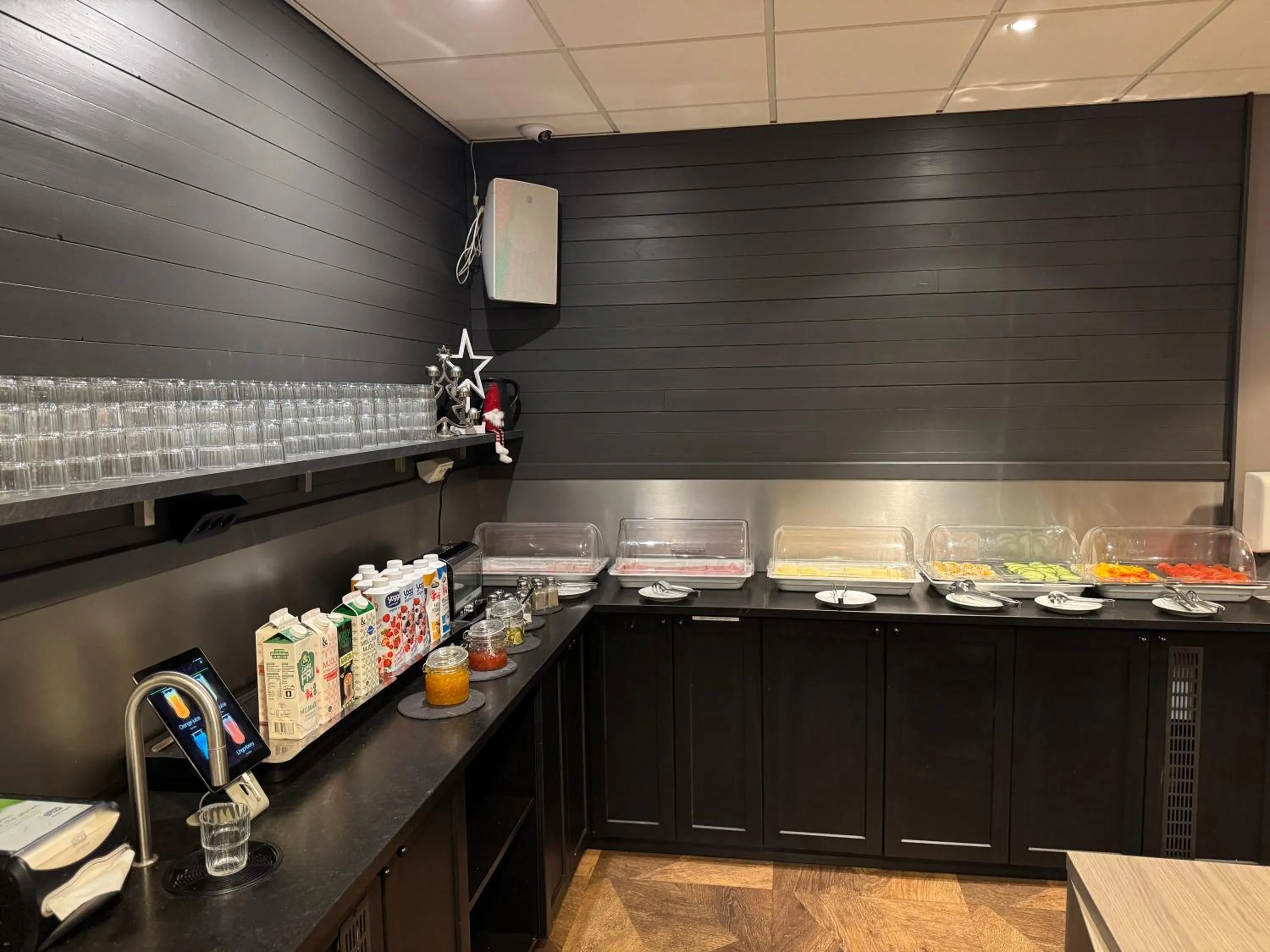 Buffet breakfast in City Central Hotel Örebro by First Hotels