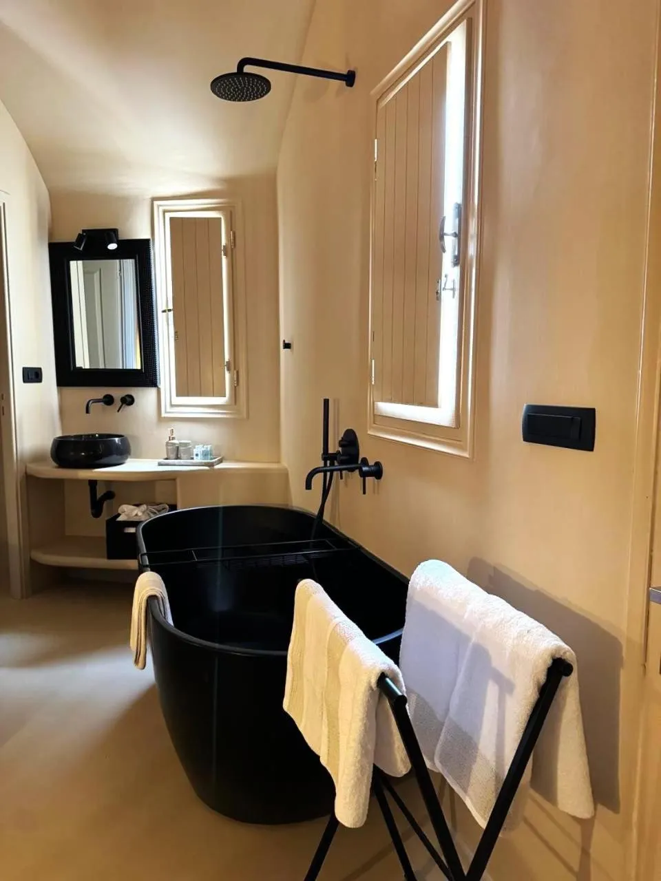 Bed in OIA UNIQUE HOMES by K&K