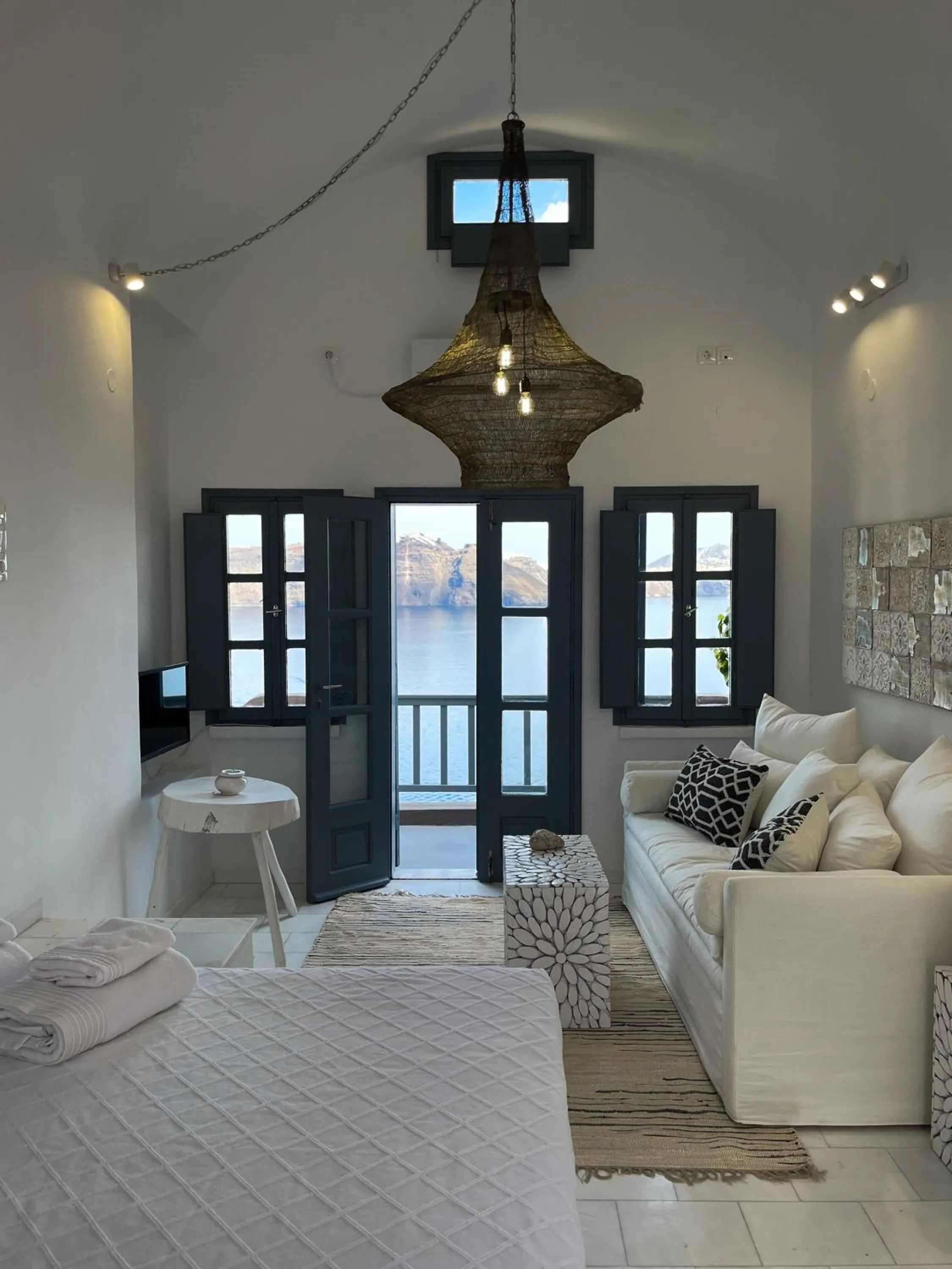 Photo of the whole room, Bed in OIA UNIQUE HOMES by K&K