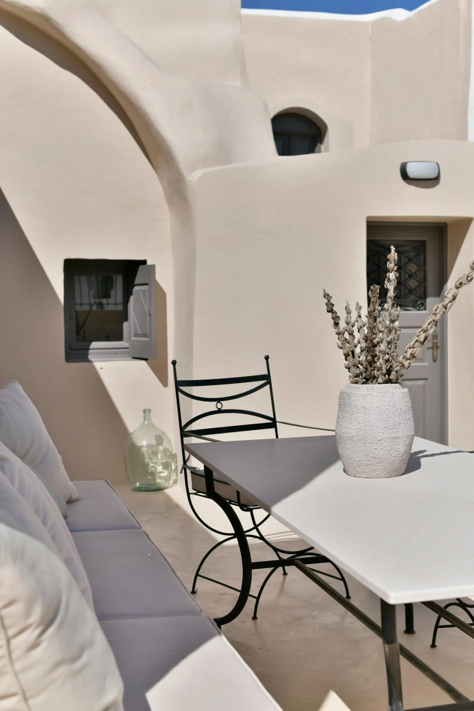 Balcony/Terrace in OIA UNIQUE HOMES by K&K