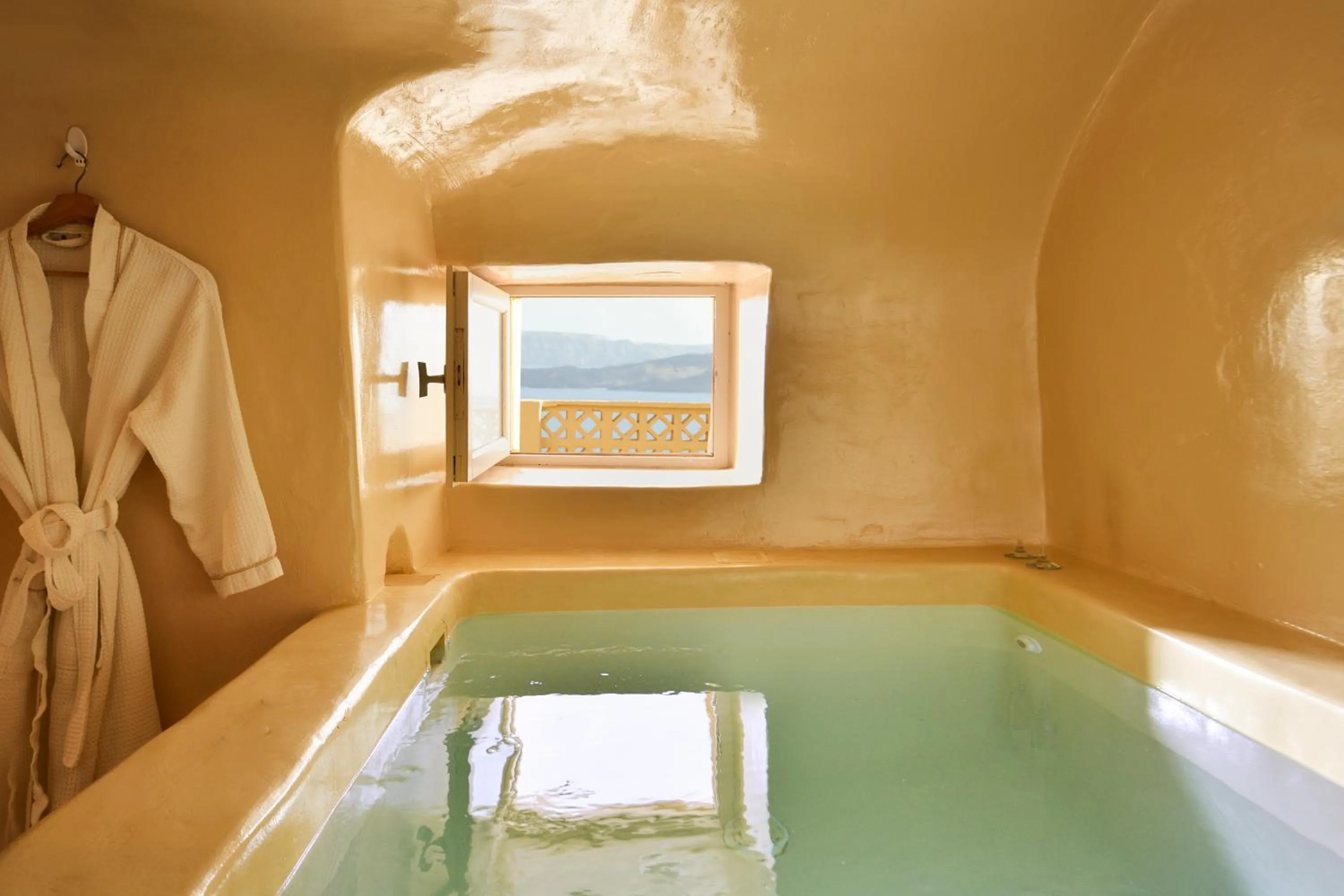 Hot Tub in OIA UNIQUE HOMES by K&K