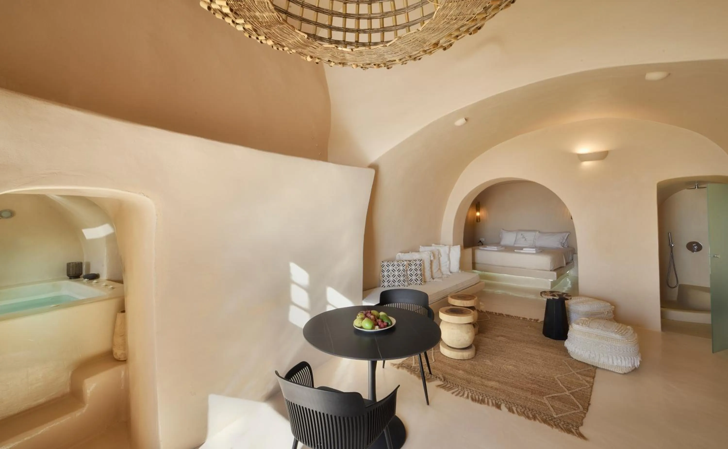 Hot Tub in OIA UNIQUE HOMES by K&K