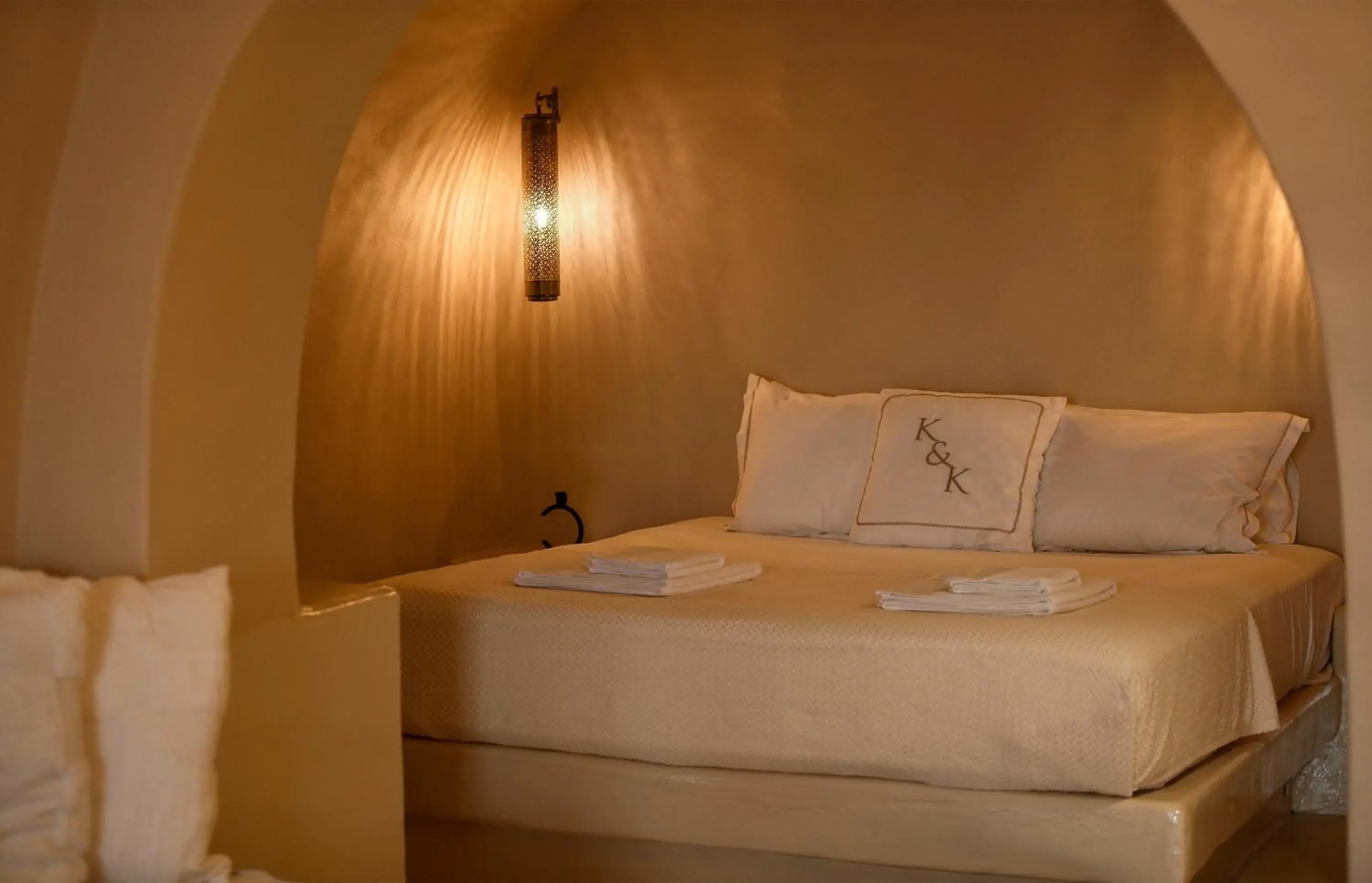 Ardor Suite with Sea View by K&K (indoor jacuzzi) in OIA UNIQUE HOMES by K&K Ardor Suite with Sea View by K&K (indoor jacuzzi) in OIA UNIQUE HOMES by K&K