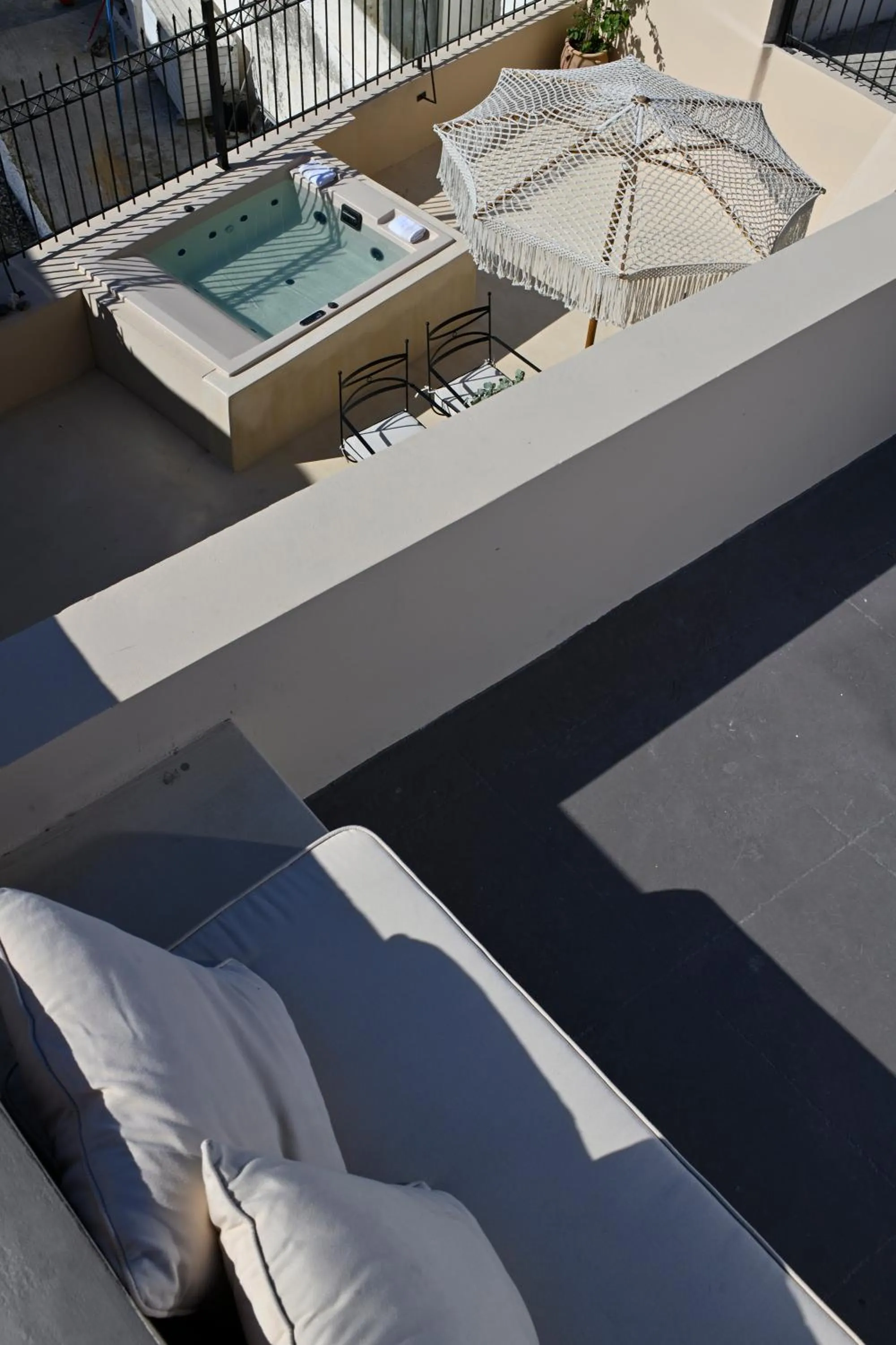 Hot Tub in OIA UNIQUE HOMES by K&K