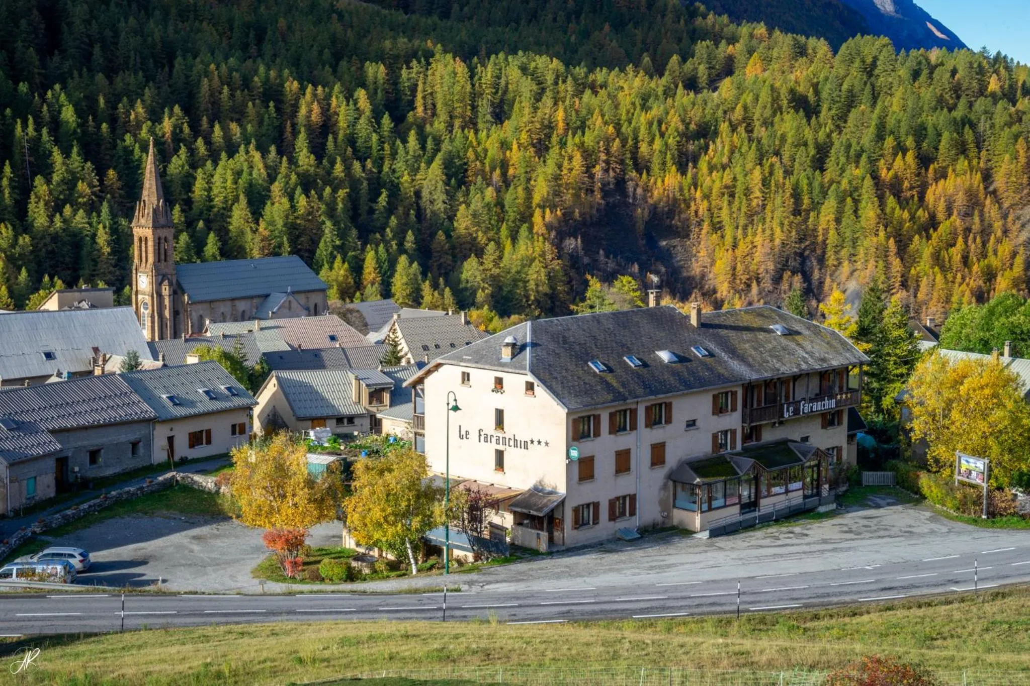 Property building in Hotel Le Faranchin