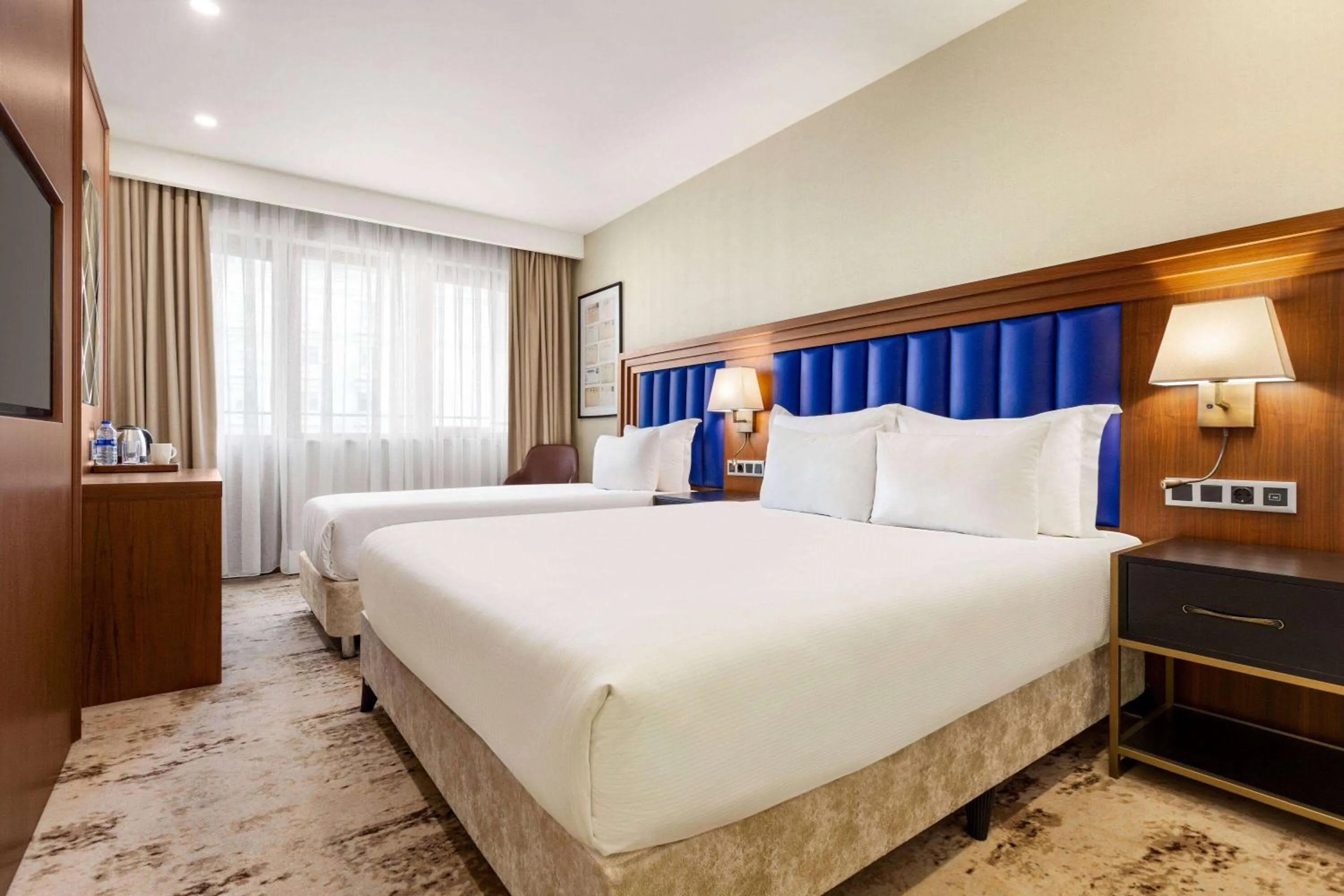 Photo of the whole room, Bed in Ramada Plaza Sultanahmet