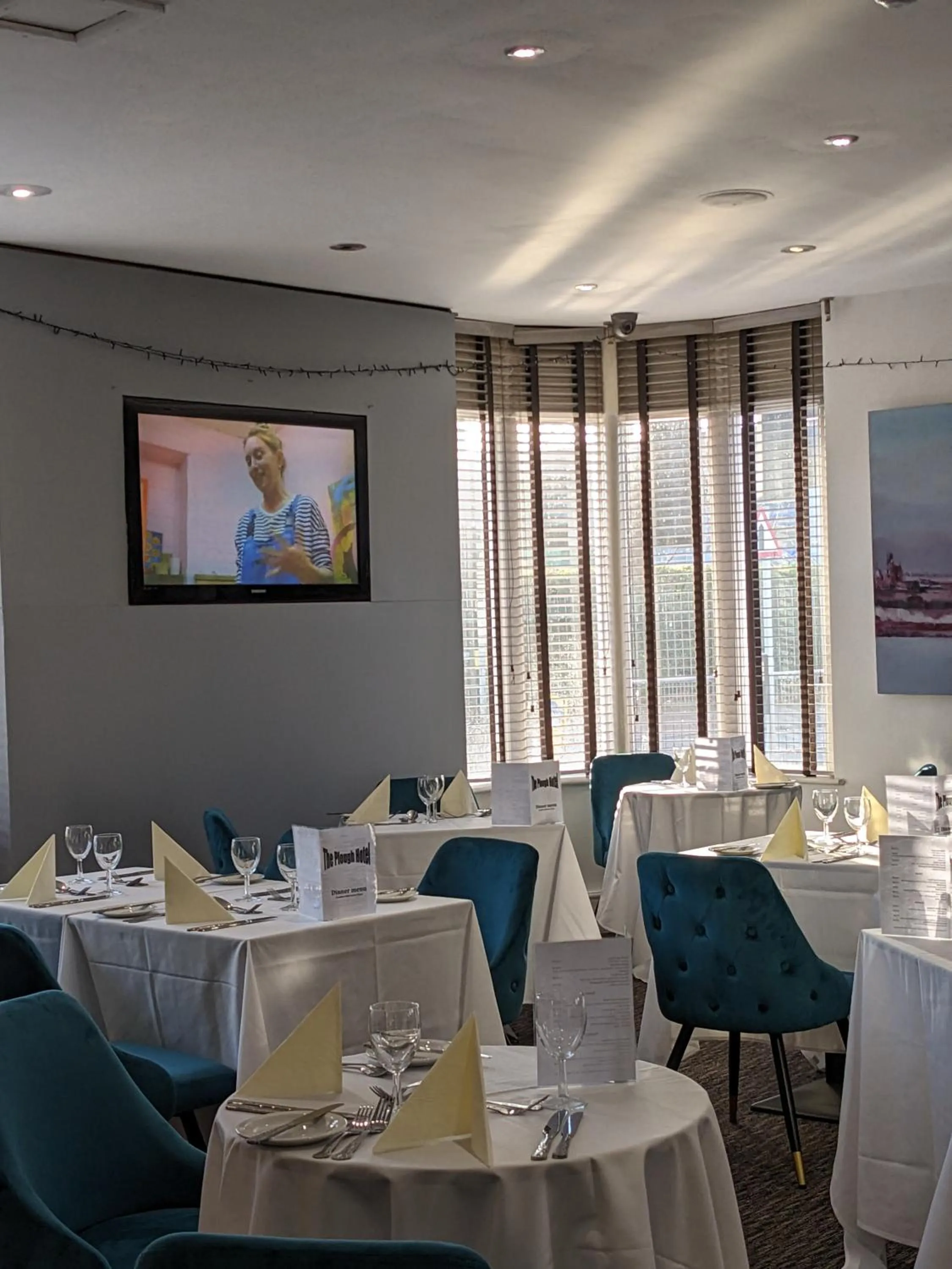 Restaurant/places to eat in Plough Hotel