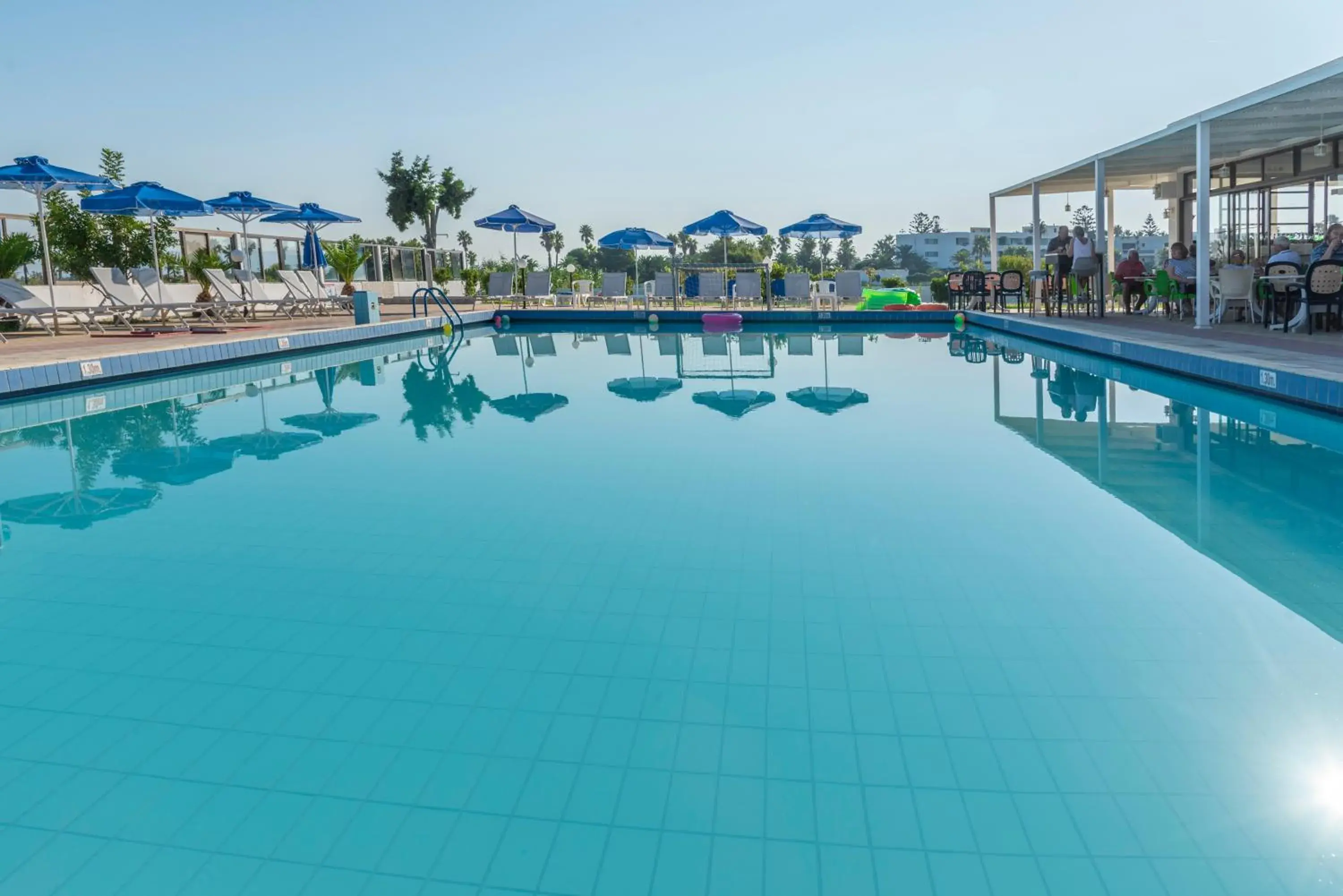 Swimming pool in Tropical Sol Swimming pool in Tropical Sol