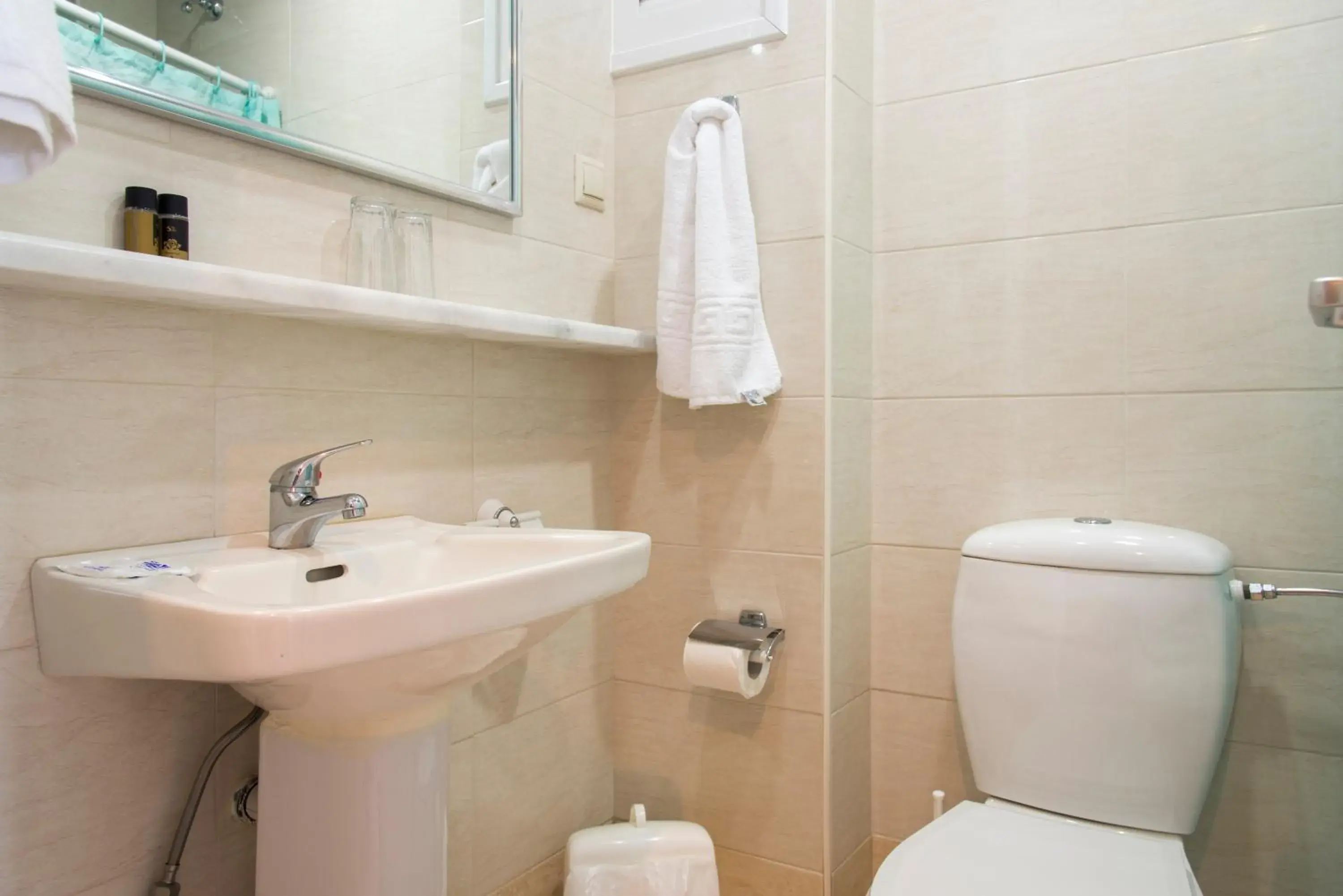 Bathroom in Tropical Sol Bathroom in Tropical Sol