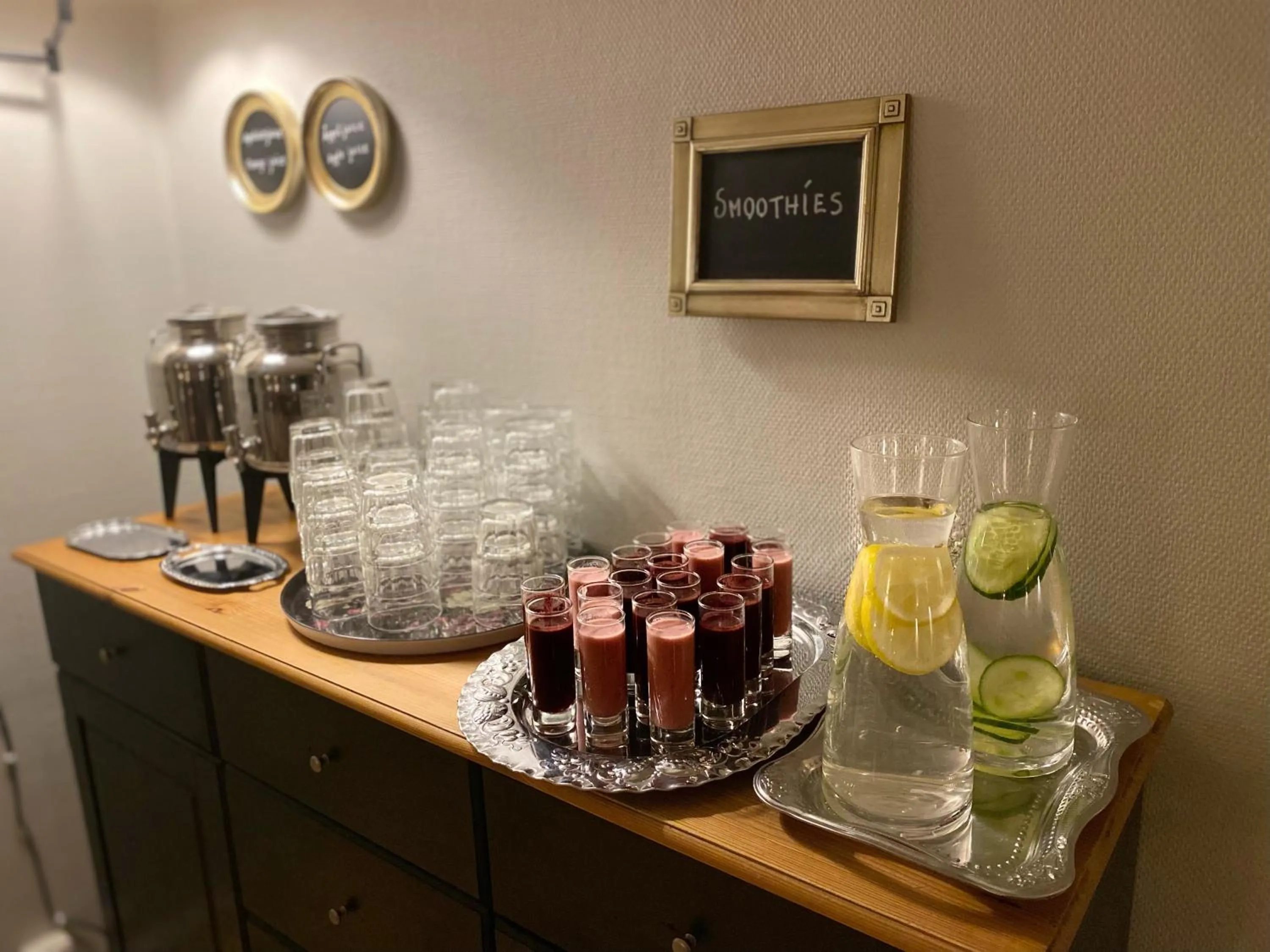 Buffet breakfast in Hotel Park Allé