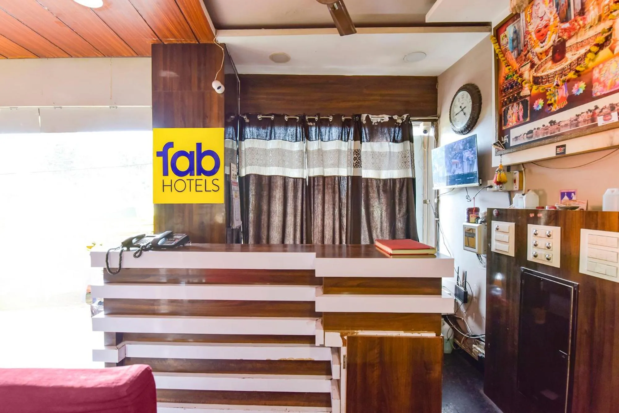 Lobby or reception in FabHotel Raghumani Palace - Nr Mahakal Mandir