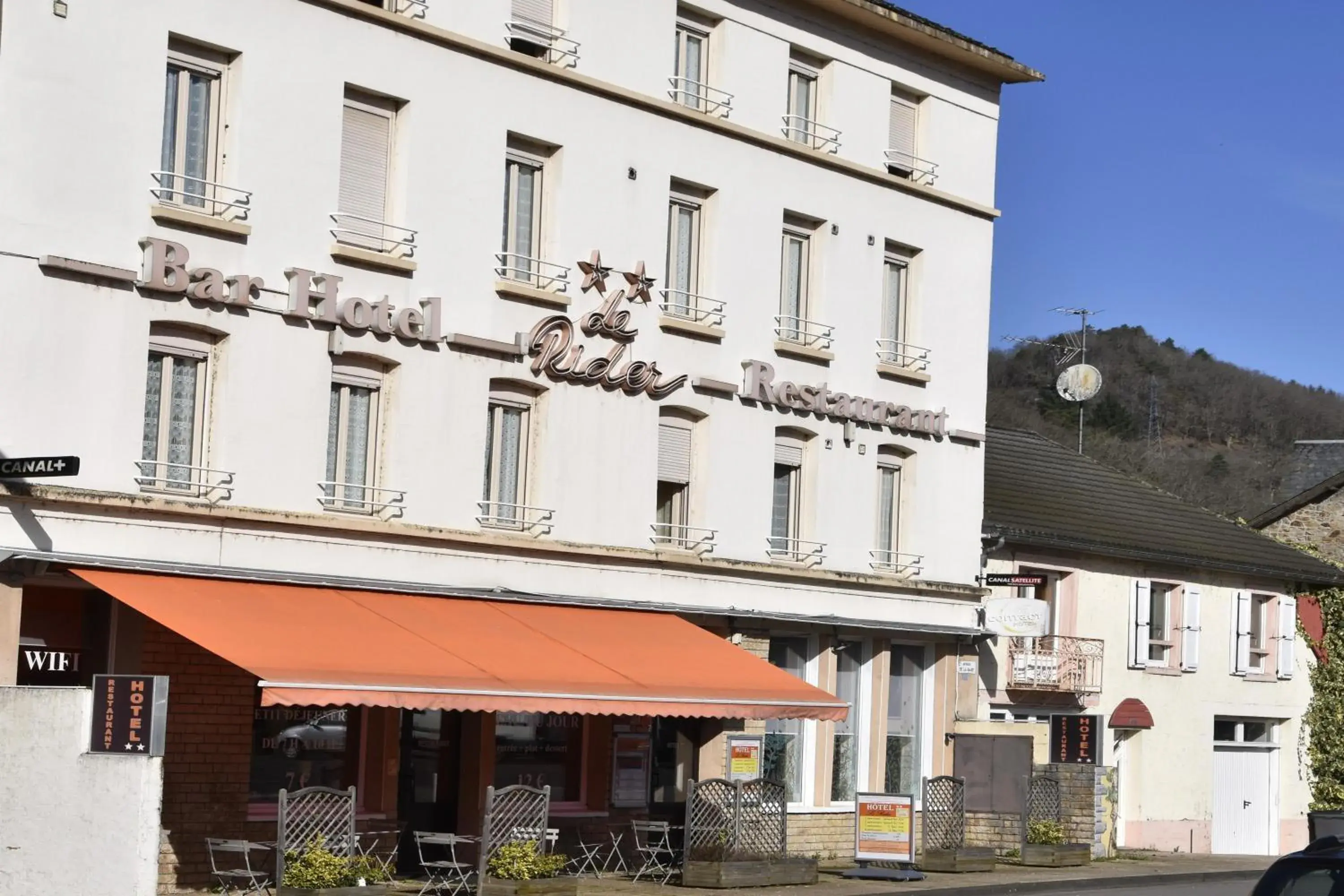 Property building in Hôtel Le Rider Property building in Hôtel Le Rider