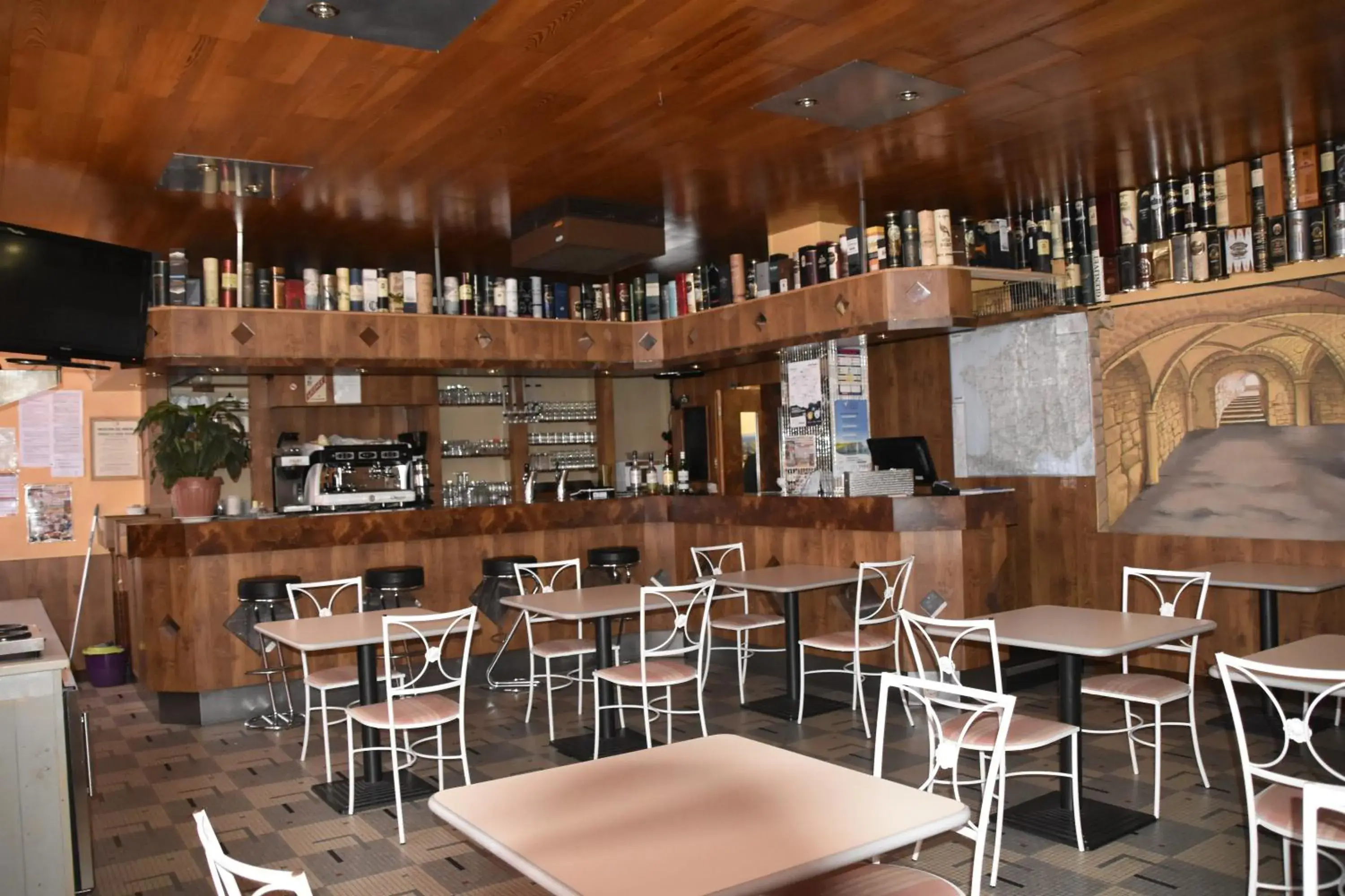 Restaurant/places to eat in Hôtel Le Rider Restaurant/places to eat in Hôtel Le Rider