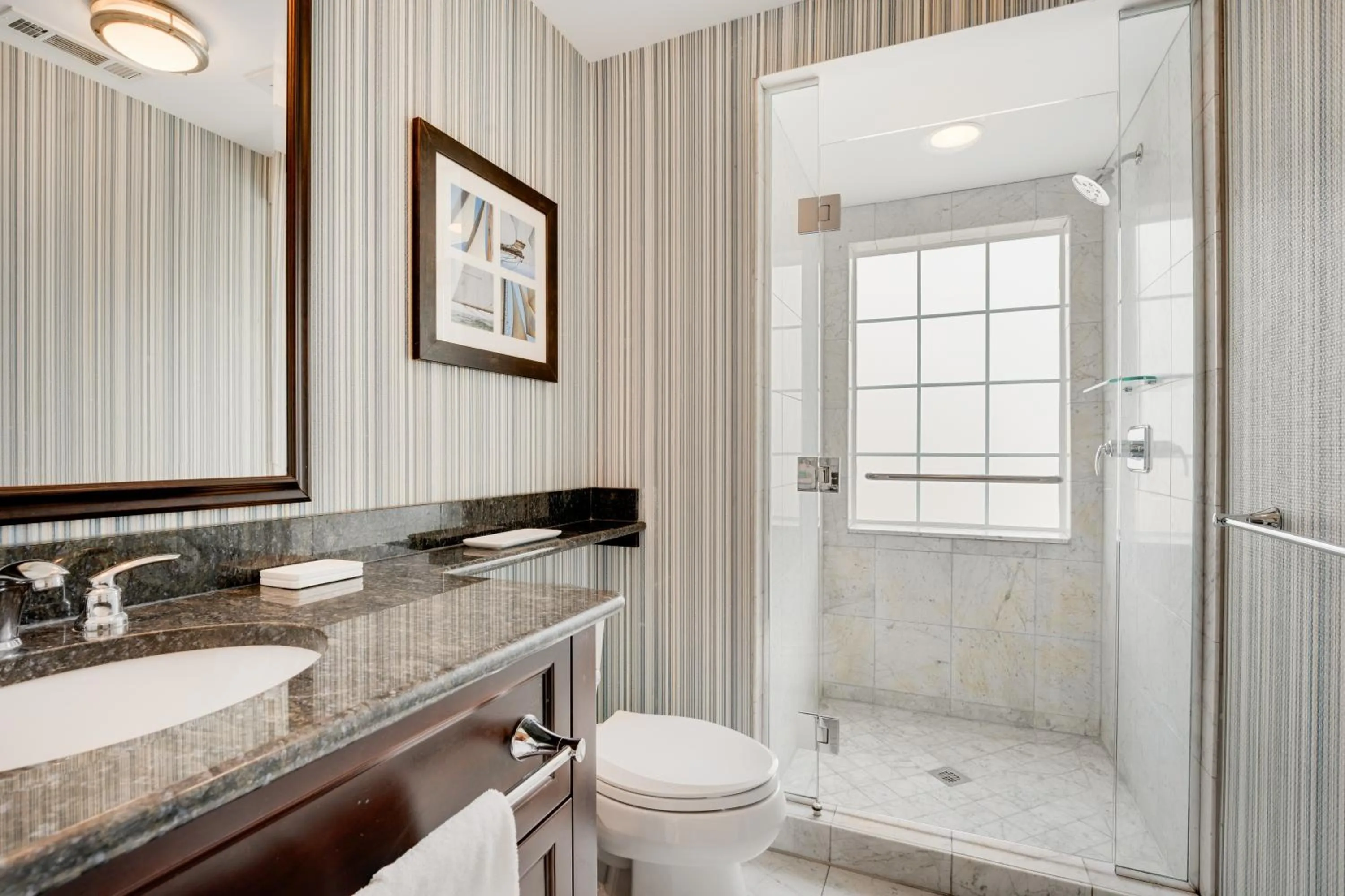 Shower in Newport Beach Hotel & Suites