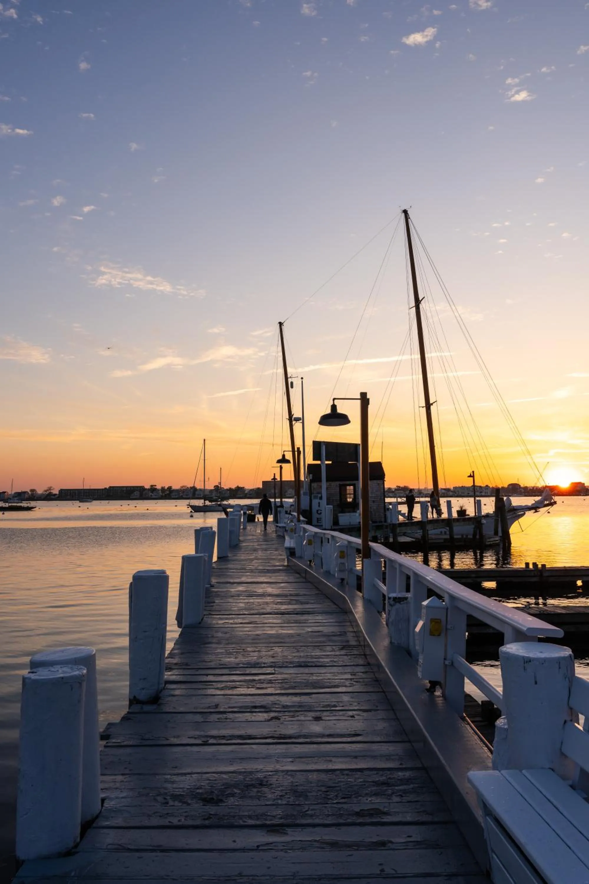 Sunset in Newport Beach Hotel & Suites