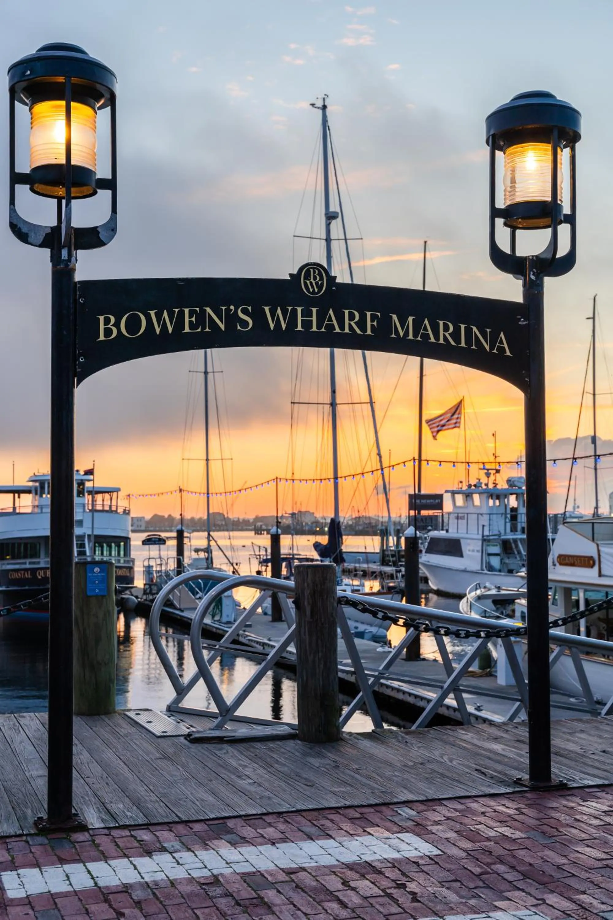 Neighbourhood in Newport Beach Hotel & Suites