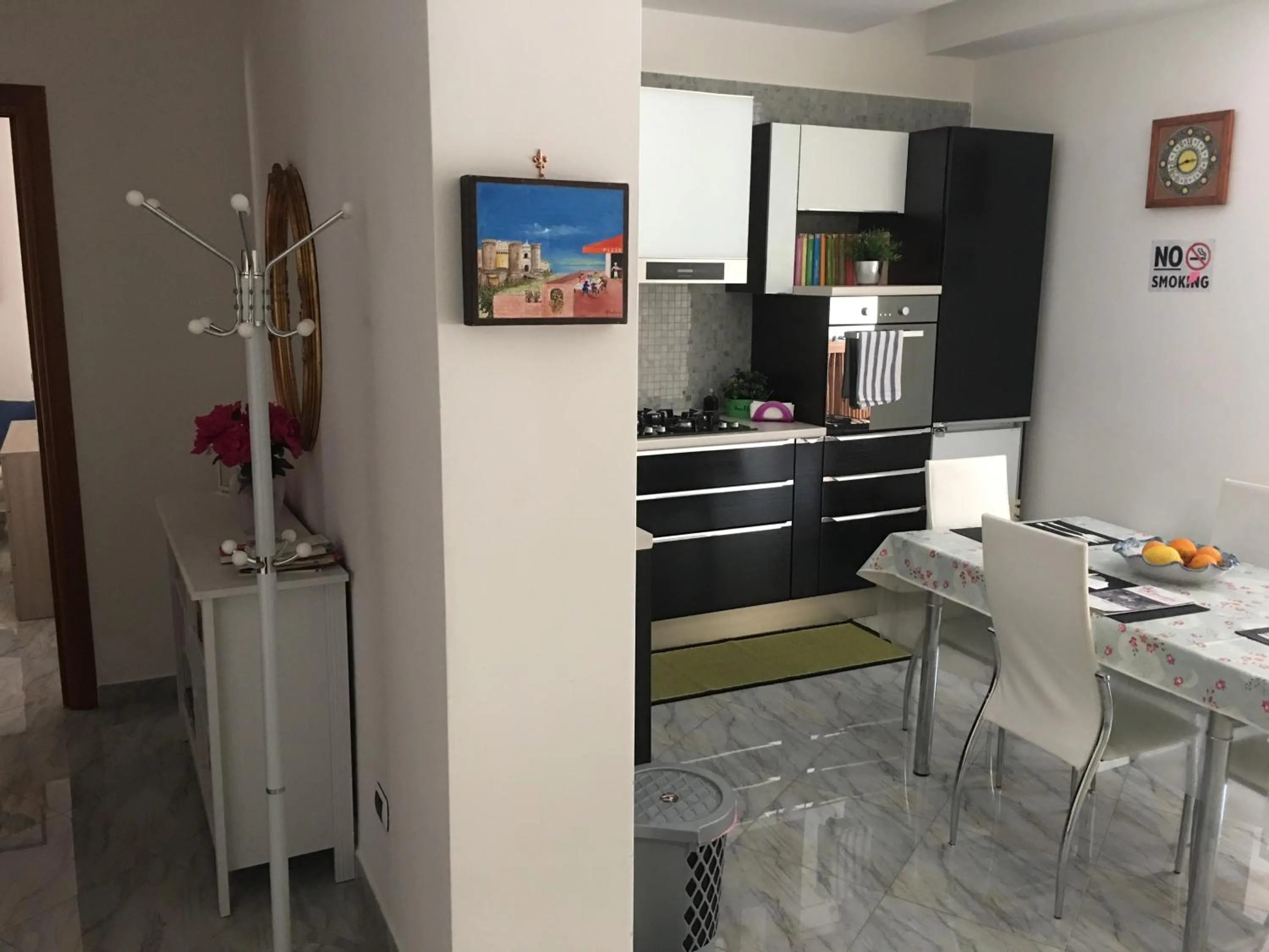 Kitchen or kitchenette in Supera Napoli Apartment