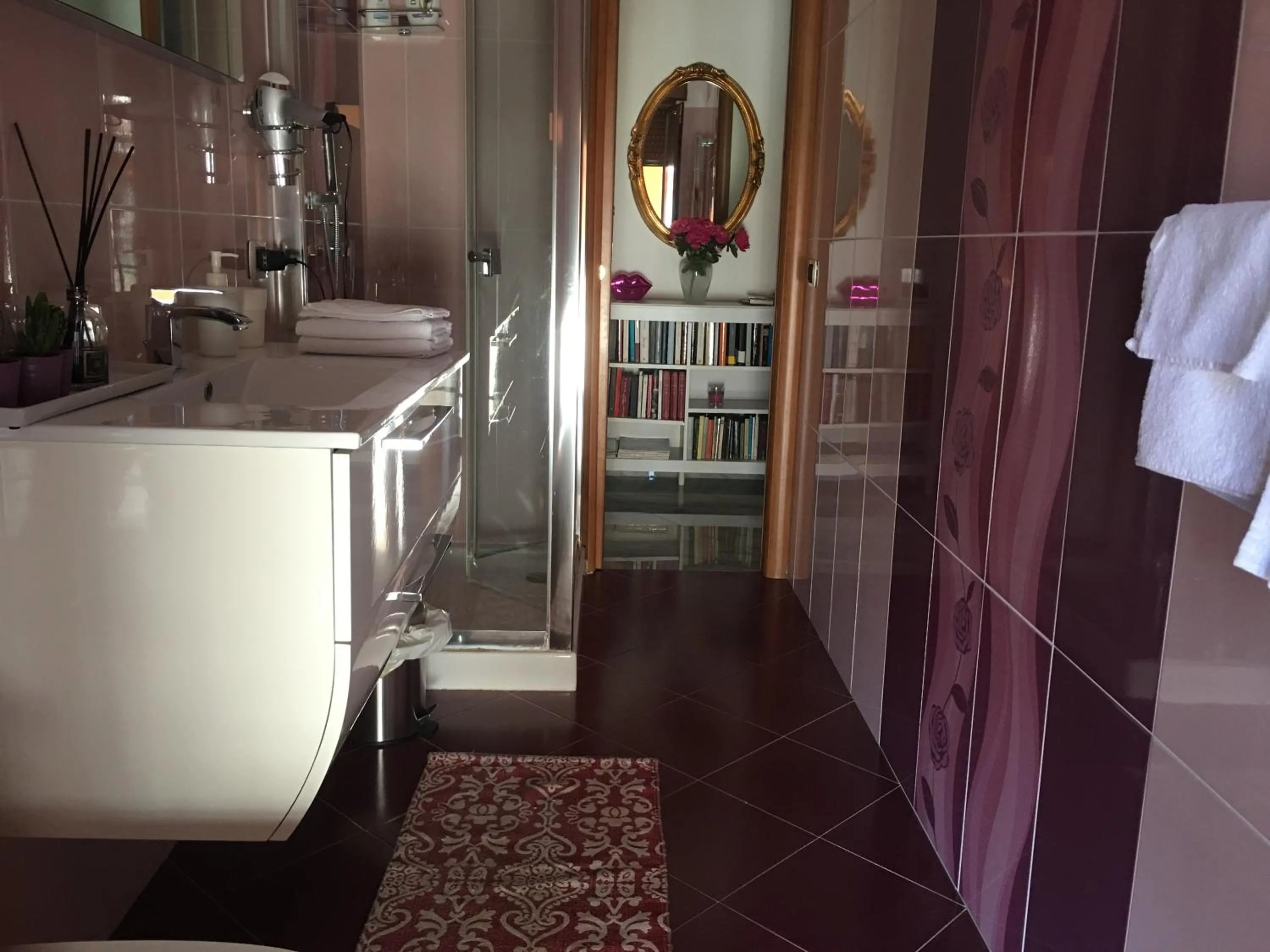 Bathroom in Supera Napoli Apartment